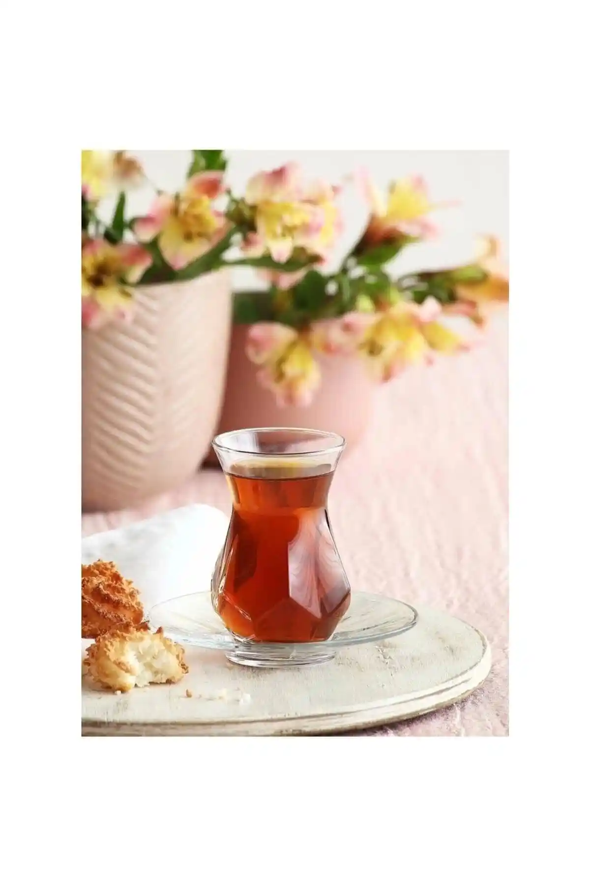 LAV Alya 12 Parça Cam Çay Seti Şıklık ve Fonksiyonelliği Bir Arada Sunar