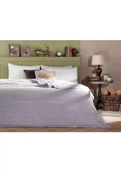 Madame Coco Emile Çift Kişilik Wellsoft Emboss Battaniye Şık ve Konforlu Tasarım