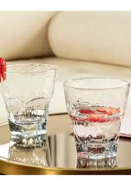 Madame Coco Floressa 4'lü Su Bardağı Seti: Şık ve Dayanıklı Cam Tasarımıyla Sofralarınıza Zarif Dokunuş