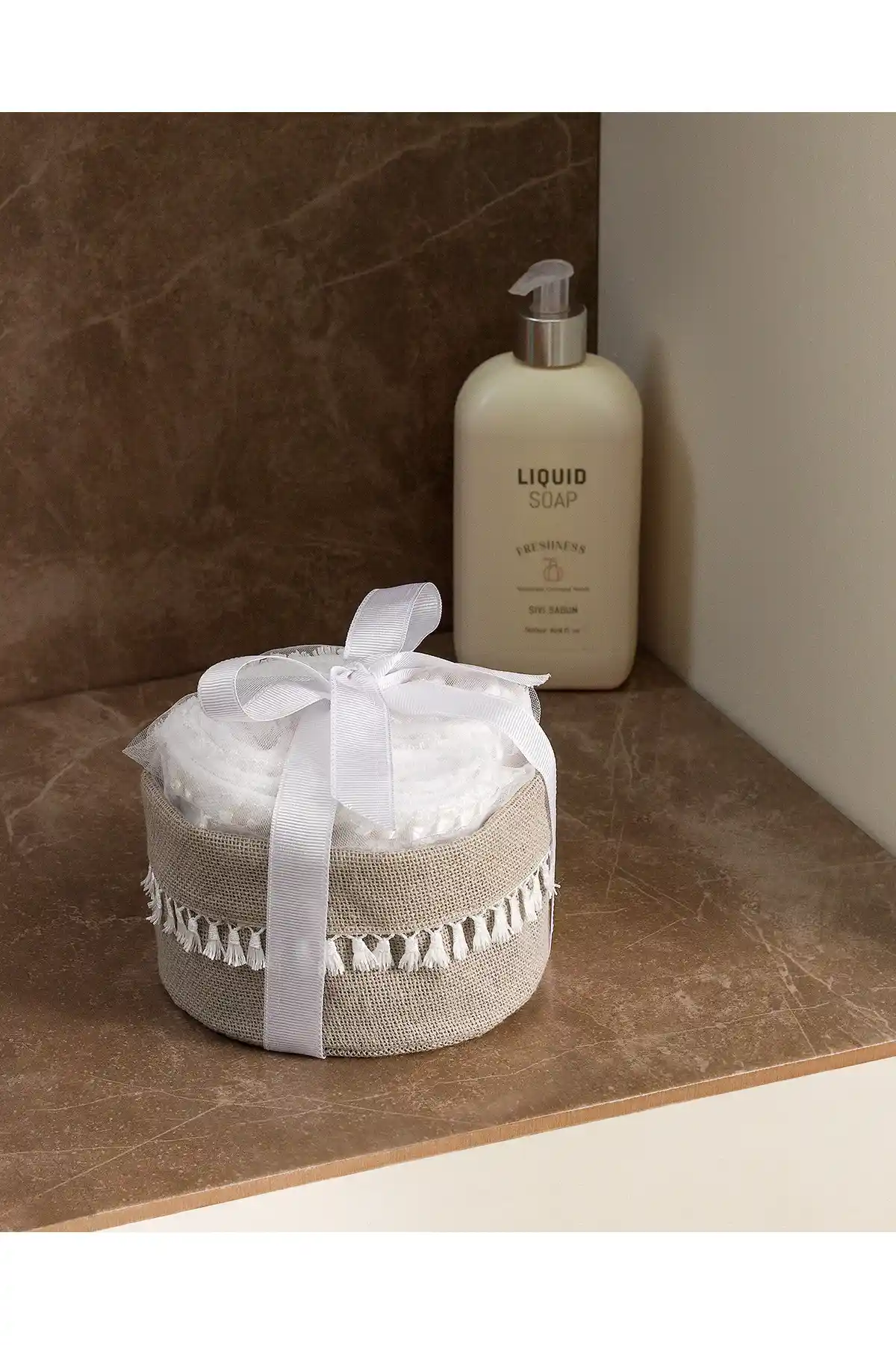 Madame Coco Mavrice Sepetli Havlu Seti Beyaz Şık ve Kullanışlı Tasarım