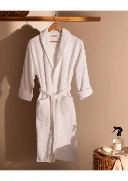 Madame Coco Roesia Şalyaka Kadın Bornoz: Yüksek Kalite ve Konfor Sunan Ev Giyim Ürünü