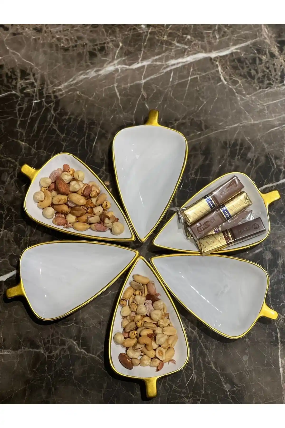 MeGgDecor Altın Detaylı 6 Parçalık Seramik Çerezlik ve Sosluk Seti Şık ve Fonksiyonel Tasarım