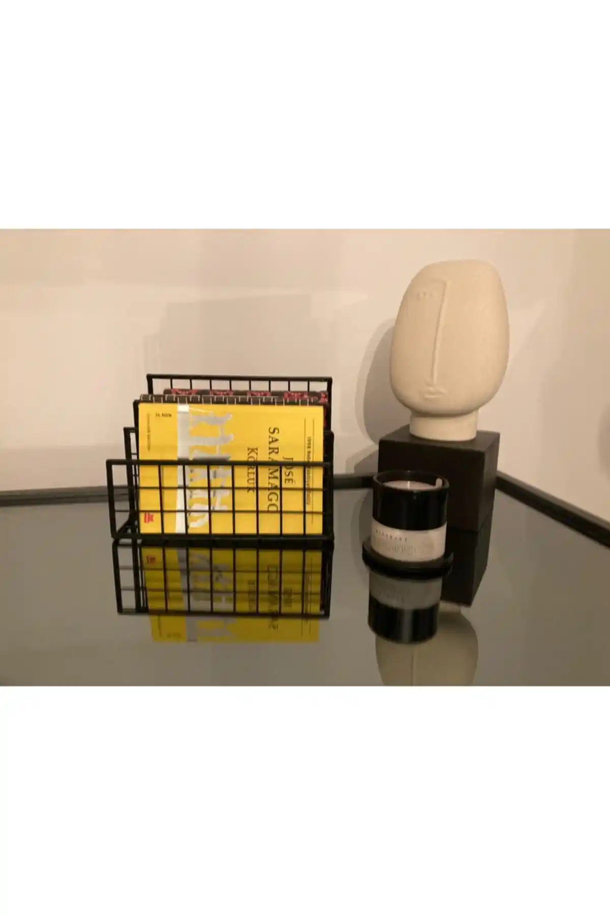 Metal Masaüstü İskandinav Dergilik: Şık ve Fonksiyonel Tasarım Çözümü