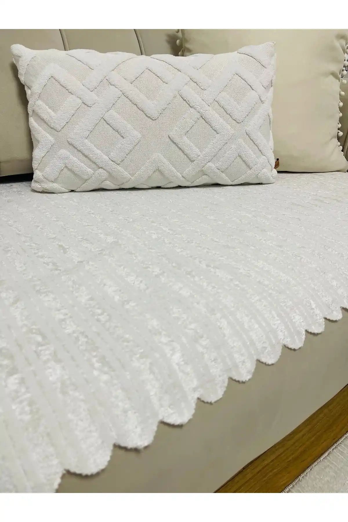 Mihra Home Bambu Çizgili Kadife Koltuk Örtüsü: Şık ve Güvenli Kullanım İçin Uygun Çözüm