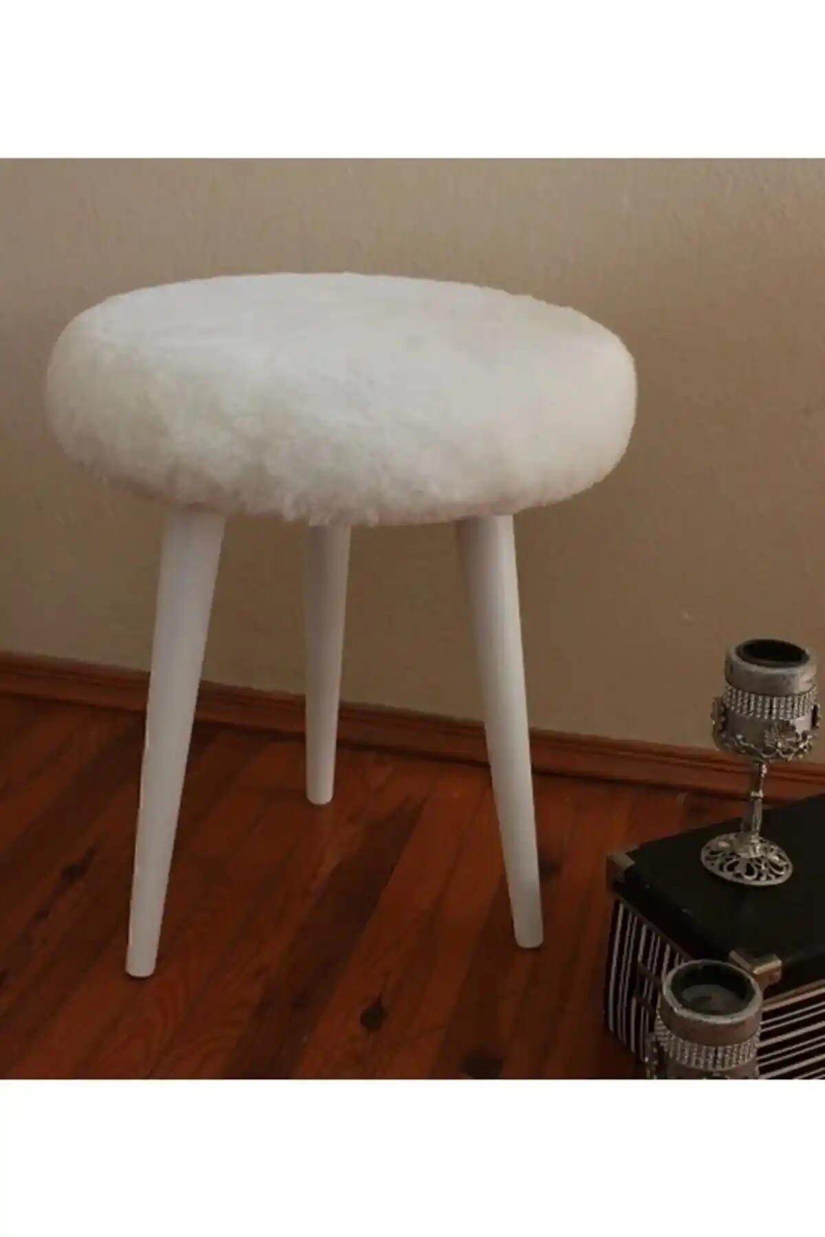 Neta Home Ahşap Ayaklı Beyaz Peluş Puf Modern ve Çok Amaçlı Kullanım İçin Uygun