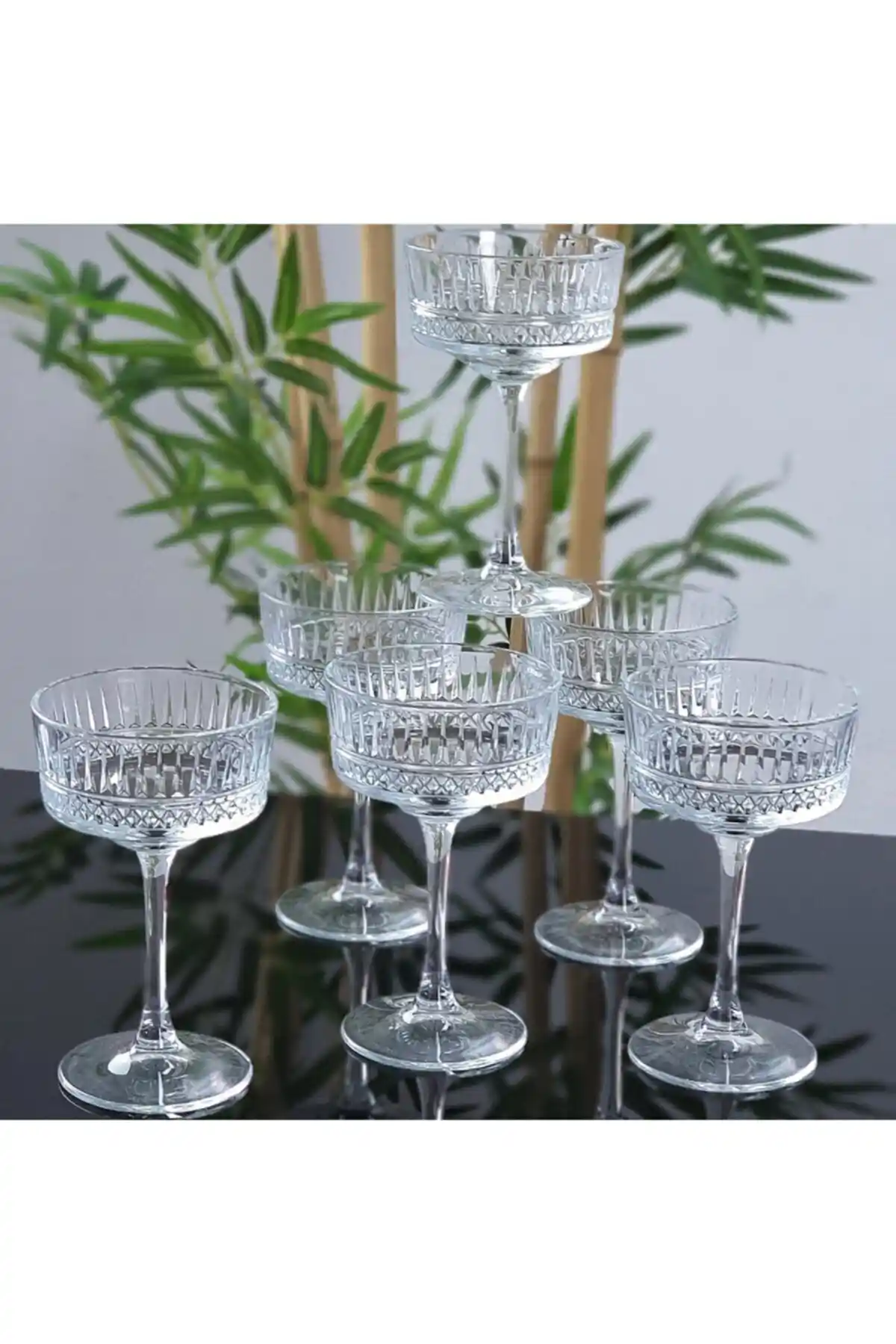 Paşabahçe Elysia Ayaklı Kadeh Seti: Şık ve Fonksiyonel İçki Sunumları için Tasarım