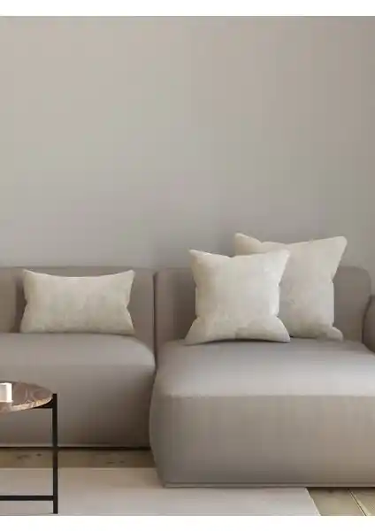 Pastel Kadife Dokulu Ekru Renk Kırlent Kılıfı Ev Dekorasyonunda Şıklık ve Konfor Sağlar