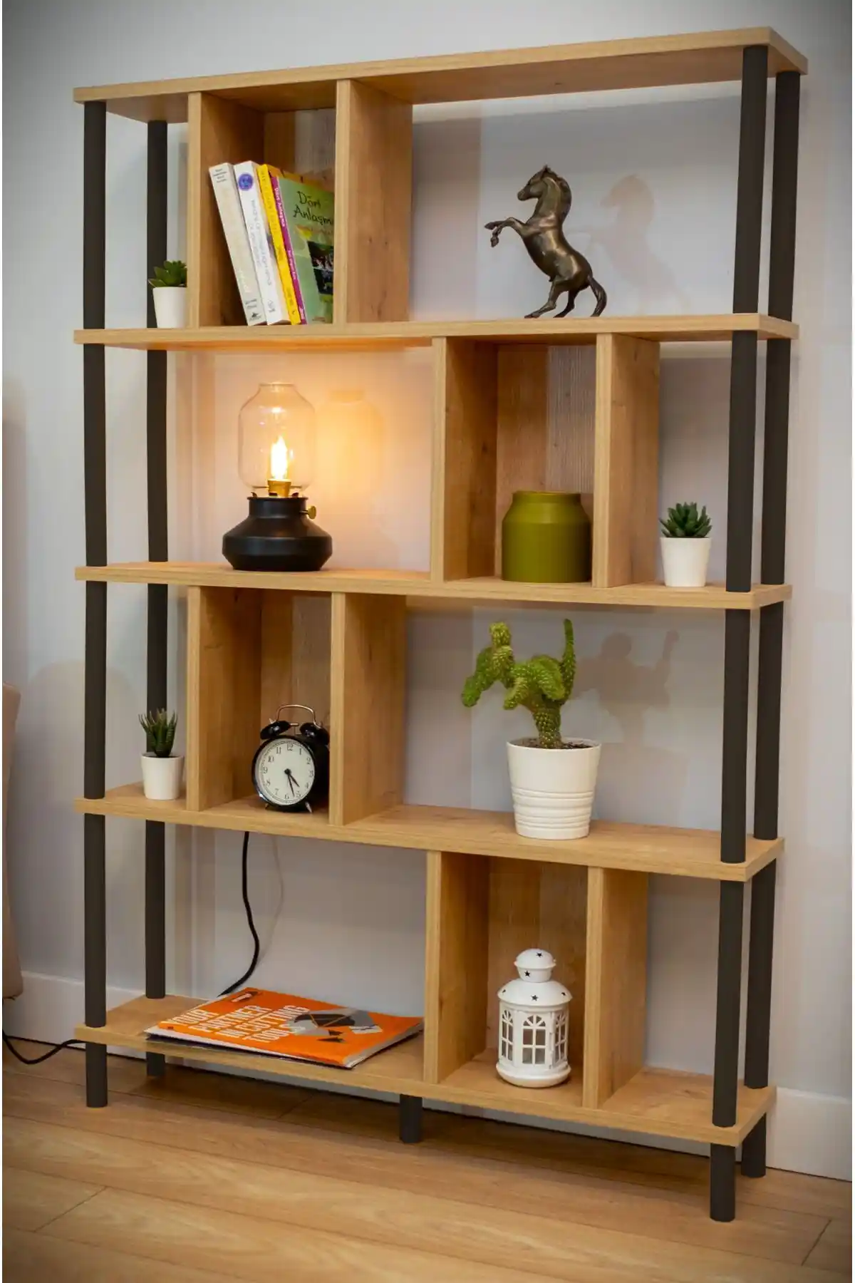 PEKA 5 Raflı Kitaplık Modern ve Fonksiyonel Tasarımıyla Dekorasyonunuza Şıklık Katıyor