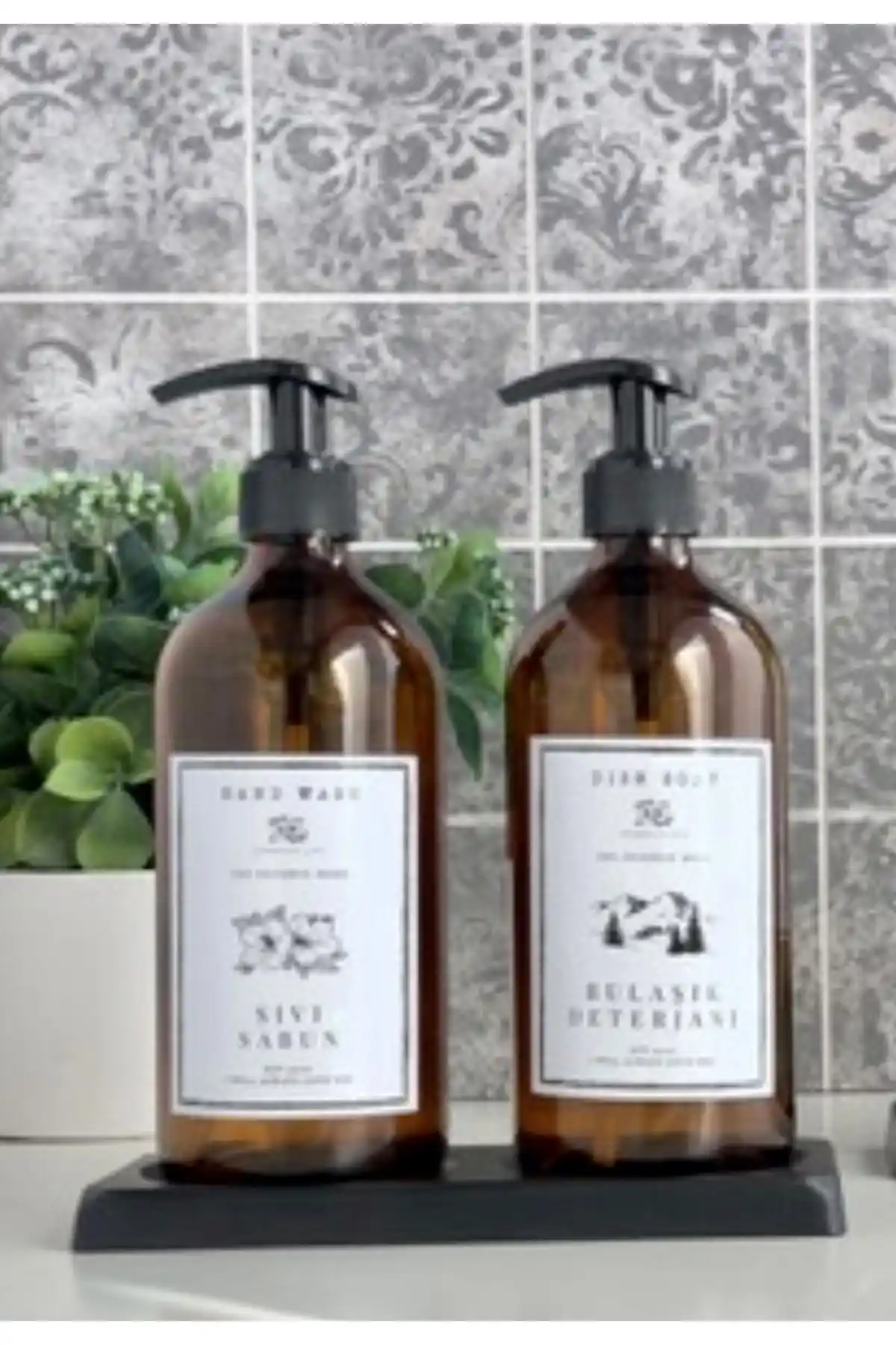 Pembelia Life Siyah Standlı Amber Cam Bulaşık Deterjanı Seti Modern ve Şık Tasarımıyla Mutfaklara Estetik Katıyor