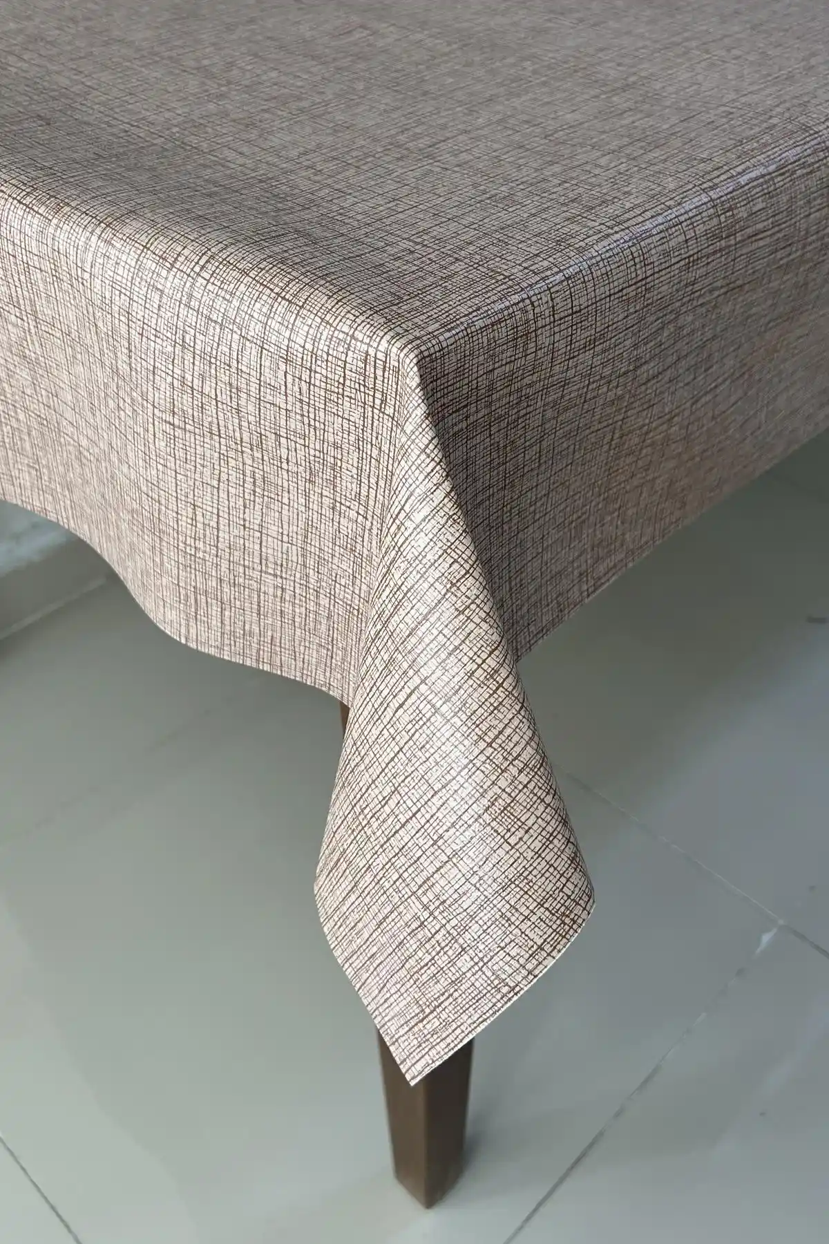Pimula Home PVC Kaymaz Elyaf Tabanlı Masa Örtüsü Dayanıklı ve Estetik Tasarım