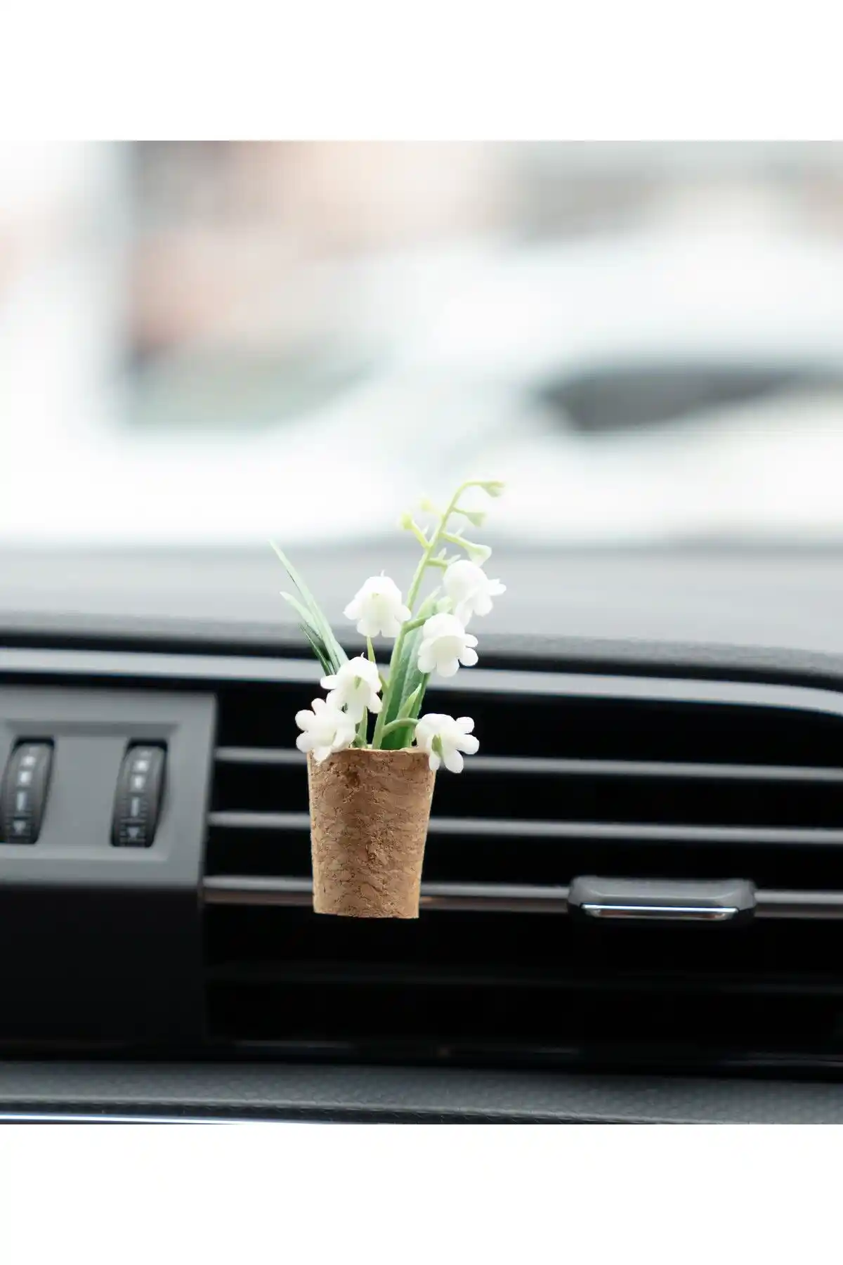 Araç İçin Estetik ve Kullanışlı Beyaz Çiçek Difüzörü | Klima Koku Giderici