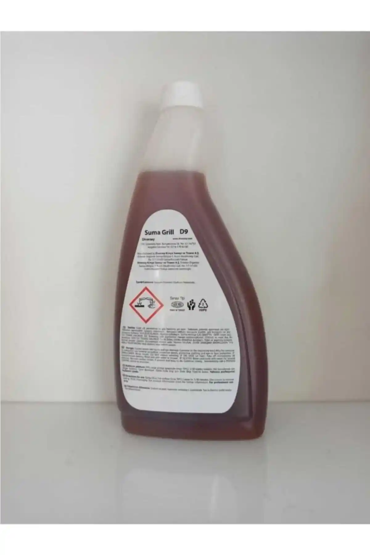Diversey Suma Grill D9: Endüstriyel ve Ev Kullanımı İçin Güçlü Fırın Temizleme Spreyi