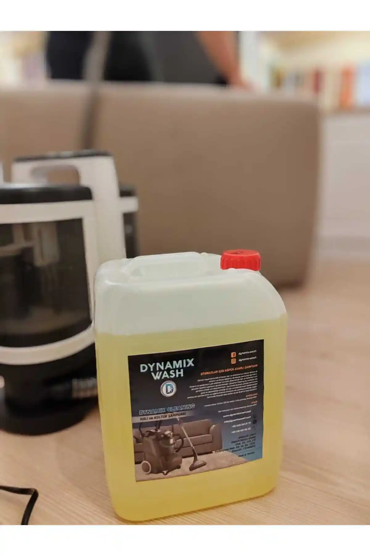 Dynamix Wash ve Fakir Nano Teknolojili Halı ve Koltuk Şampuanlarının Karşılaştırması