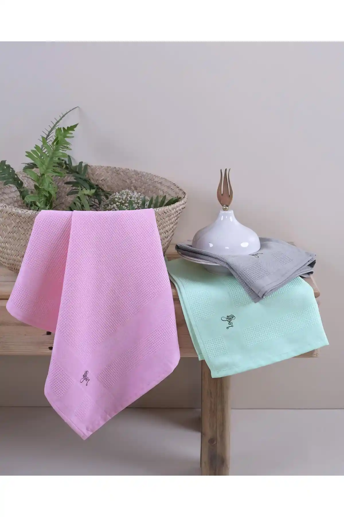 LADYNİL ve MUSKY Mikrofiber Temizlik Bezleri Karşılaştırması ve Kullanım Önerileri