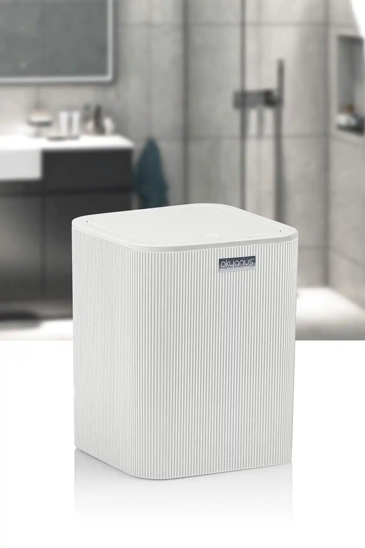 Okyanus Home Mina Beyaz Çizgili Kare Çöp Kovası Modern ve Şık Tasarımıyla Kullanışlılık Sunar