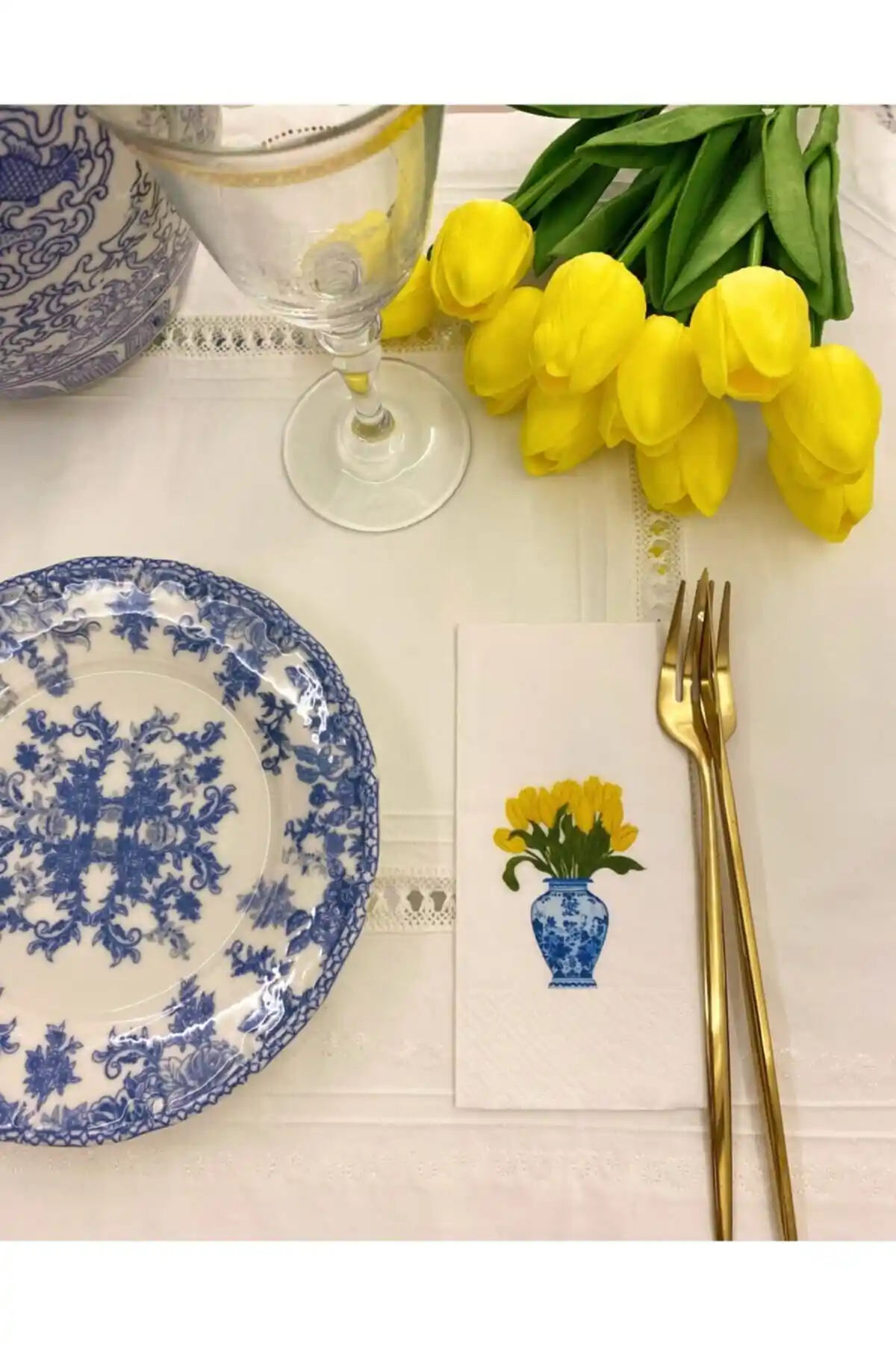 Sarı Lale Bleu Blanc Lale Sunum Peçetesi: Şık ve Fonksiyonel Sofra Dekorasyonu Ürünü