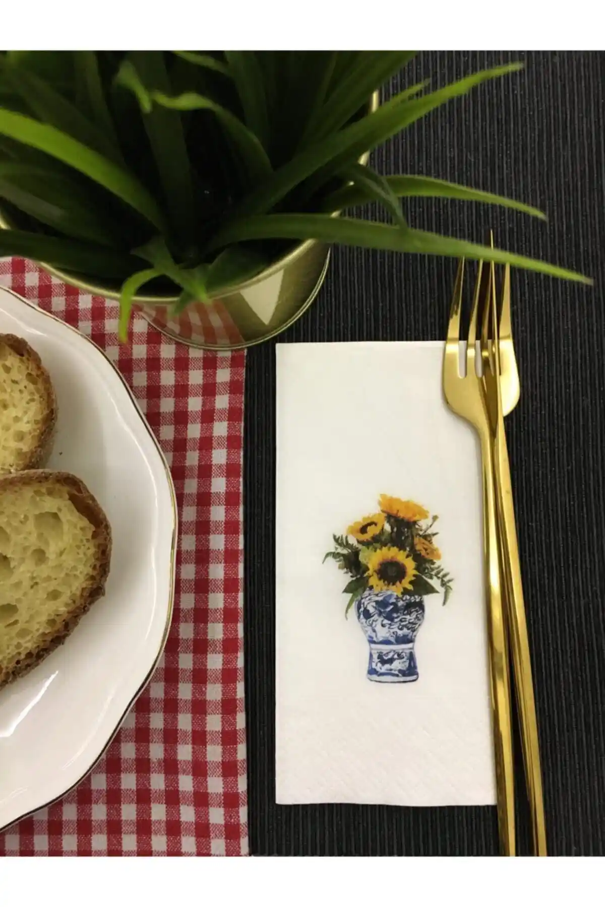 Sunflowers Bleu Blanc Sunum Peçetesi: Şık ve Dayanıklı Sofra Dekorasyonu Ürünü