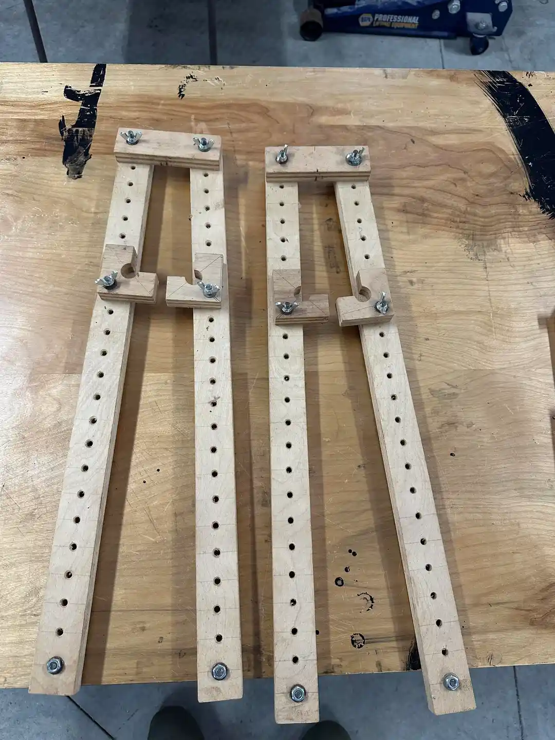 Ahşap Çerçeve Kelepçeleri ve Jiglerin Kullanımı: Temel Bilgiler ve Uygulama Yöntemleri