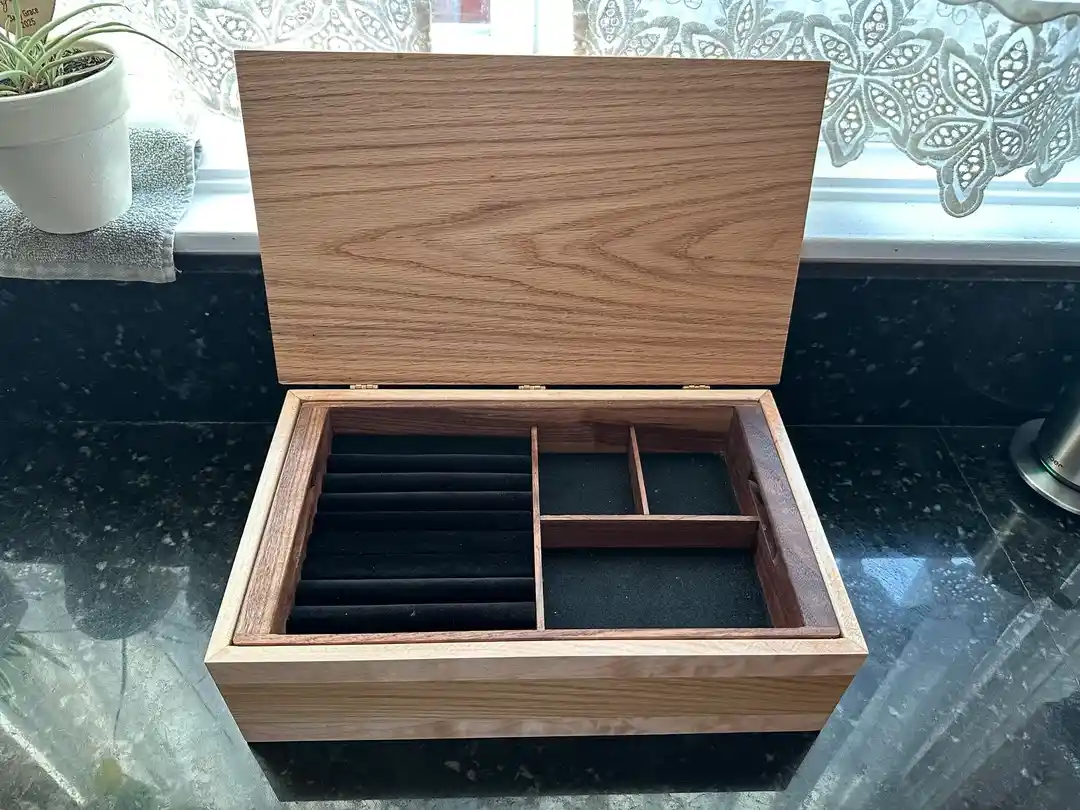 Ahşap Takı Kutusu Yapımında Malzeme Seçimi ve İşçilik Teknikleri Rehberi