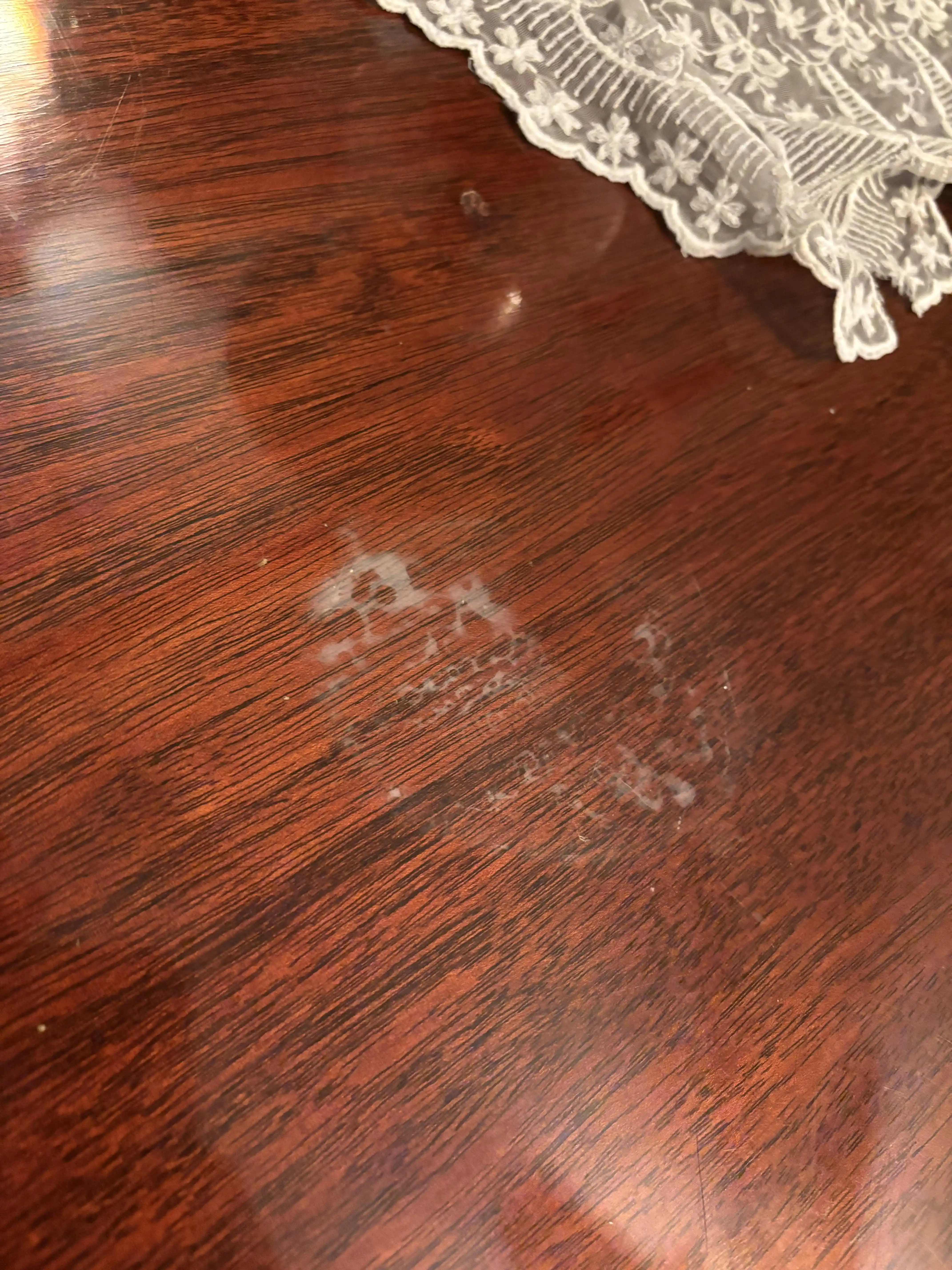 Antika Mobilyalarda Mikrodalga Yemeği Kaynaklı Isı Hasarının Onarımı ve Korunma Yöntemleri