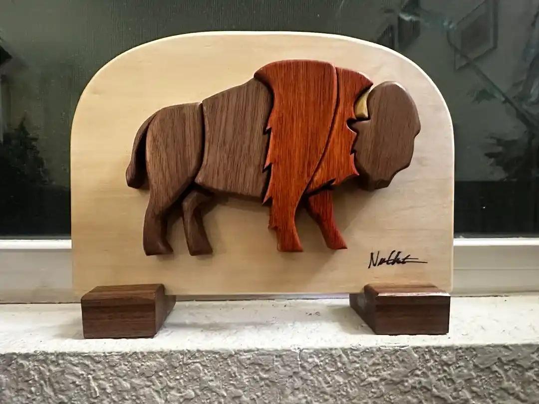 İntarsia Sanatında Ahşap Mozaik Çalışmaları: Teknikler ve Malzeme Seçimi