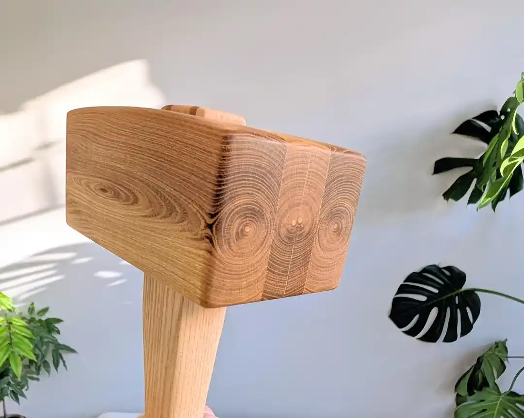 Laburnum Ahşaptan Yapılan Çekiç: Özellikleri, İşlenme Süreci ve Kullanım Riskleri