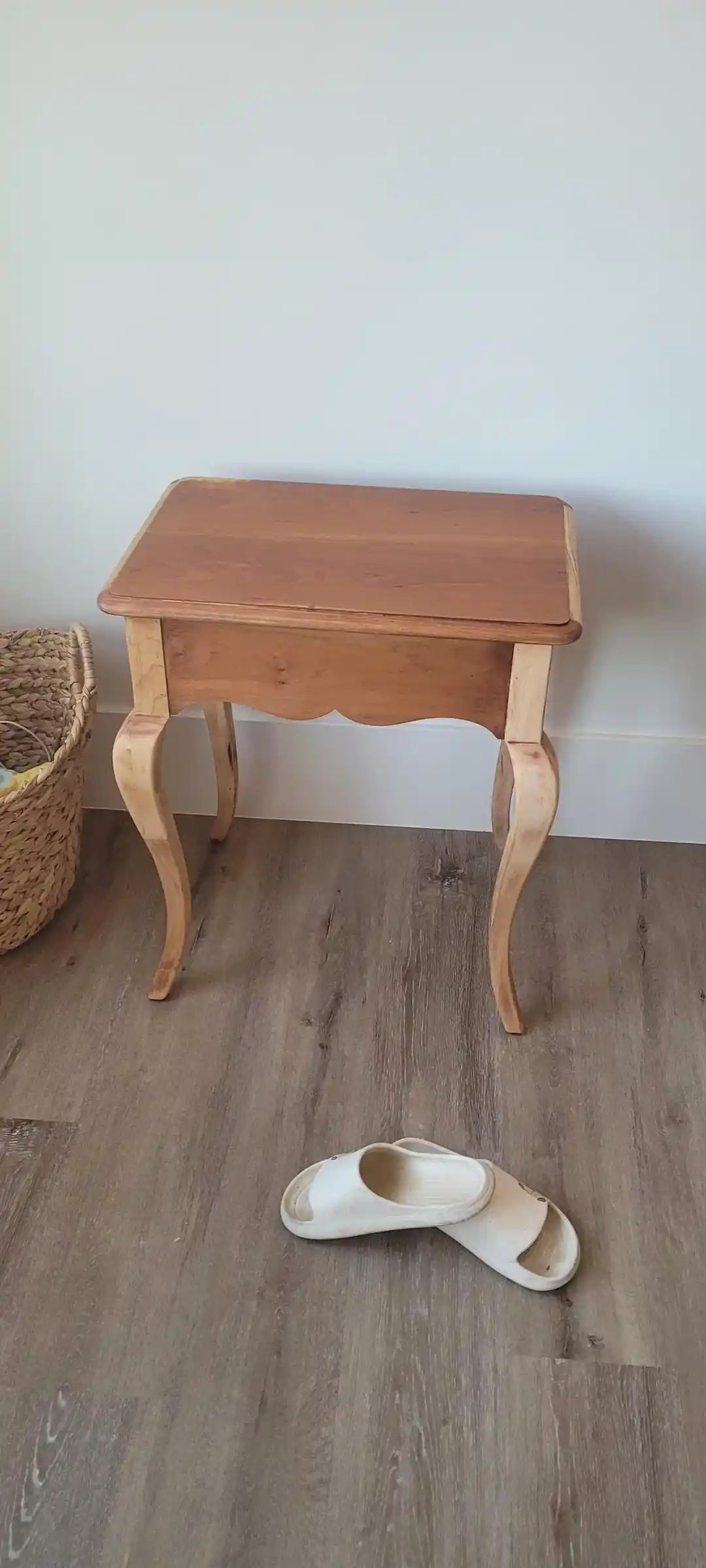 Masif Kiraz Ağacı Mobilyalarda Yüzey Yenileme ve Renk Farklarının Yönetimi Teknikleri