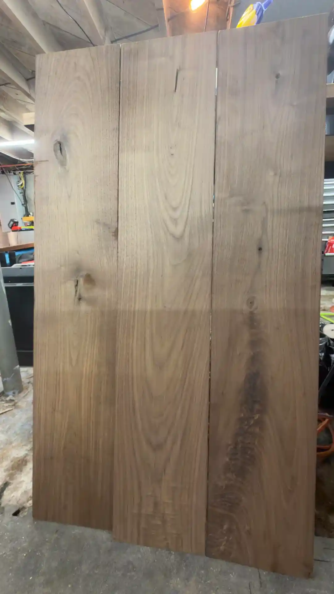 Siyah Ceviz Masif Ahşap Tabla Yapımı: Dayanıklı ve Estetik Mutfak Adası Çözümü