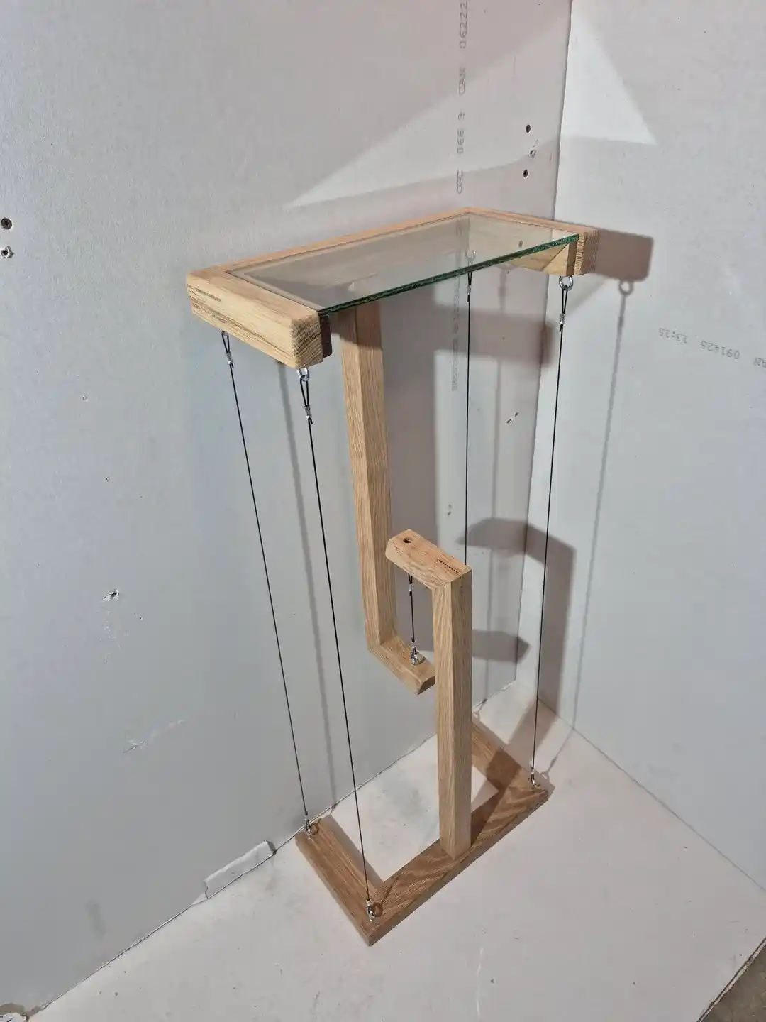 Tensegrity Koridor Masası Tasarımı ve Dayanıklılık Analizi: Malzeme ve Montaj Detayları