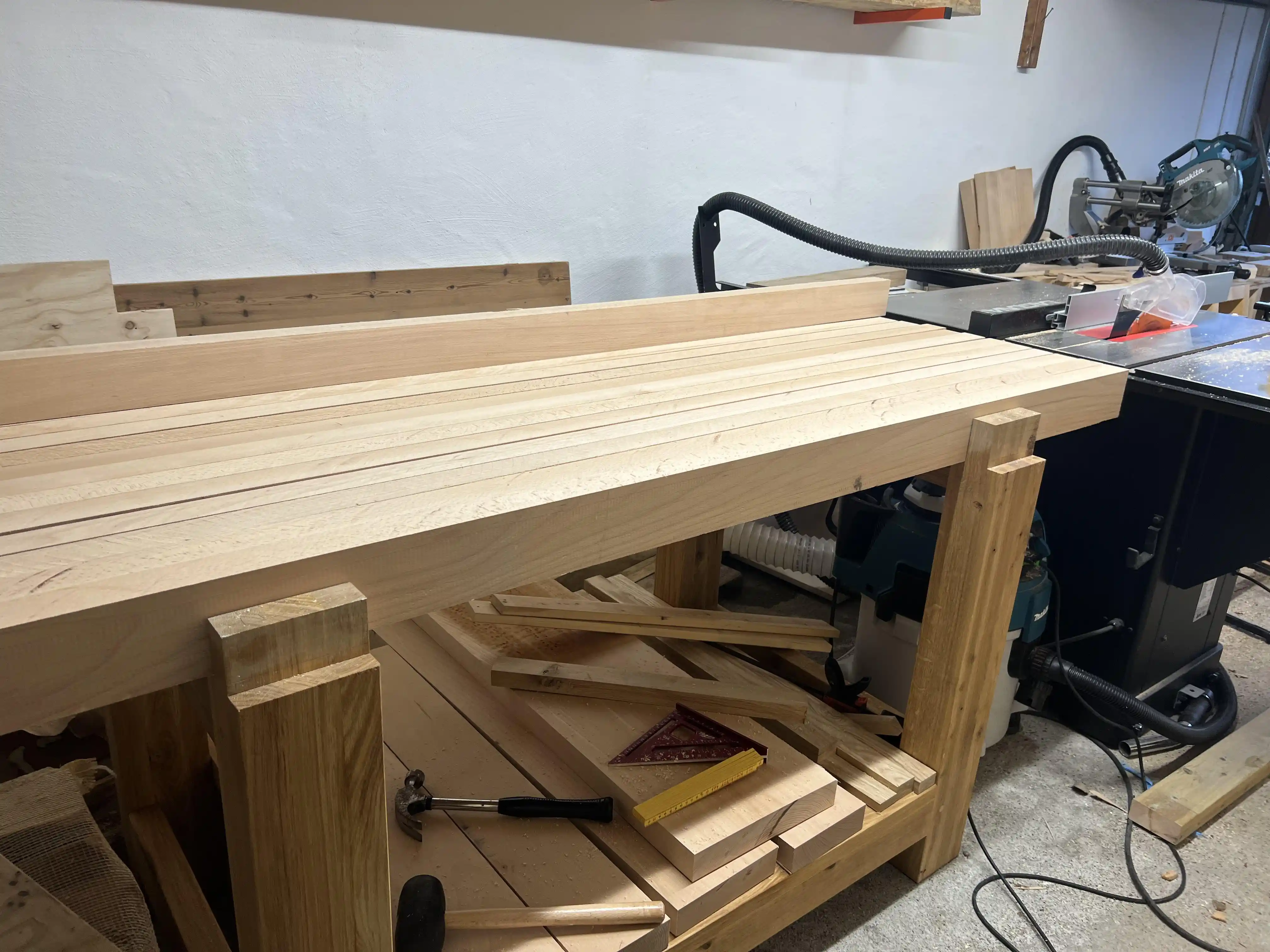 Ahşap Hareketliliği ve Masif Çalışma Tezgahı Üstü Tasarımında Dayanıklılık ve Bağlantı Yöntemleri