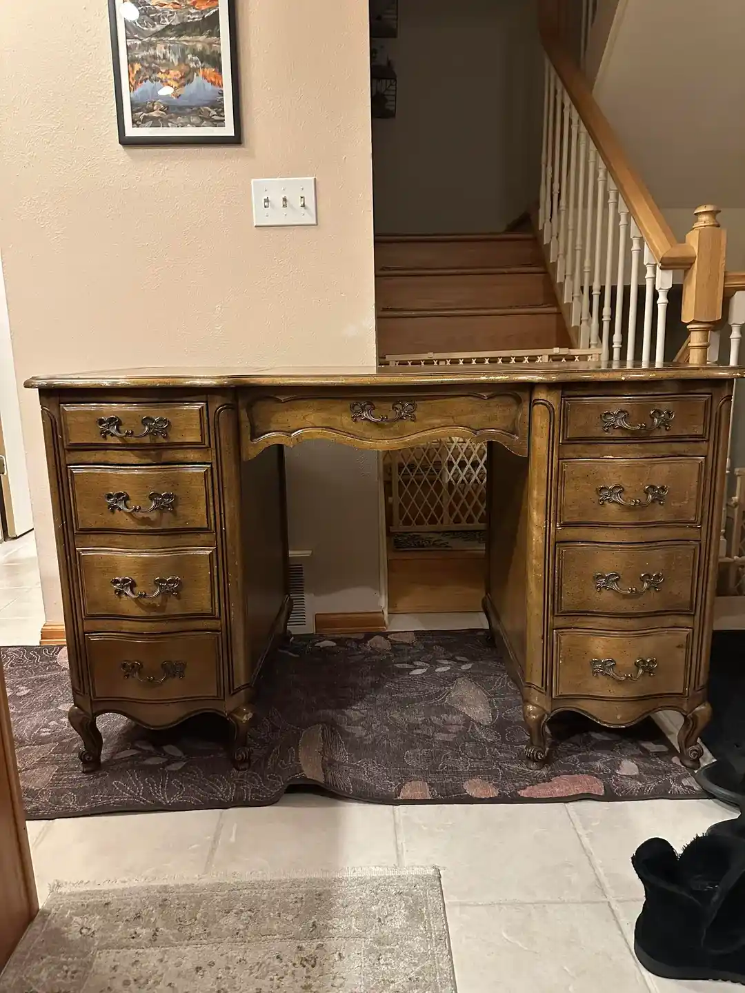 Antika Görünümlü Masaların Küçük Hasar ve Lekelerle Restorasyon Yöntemleri