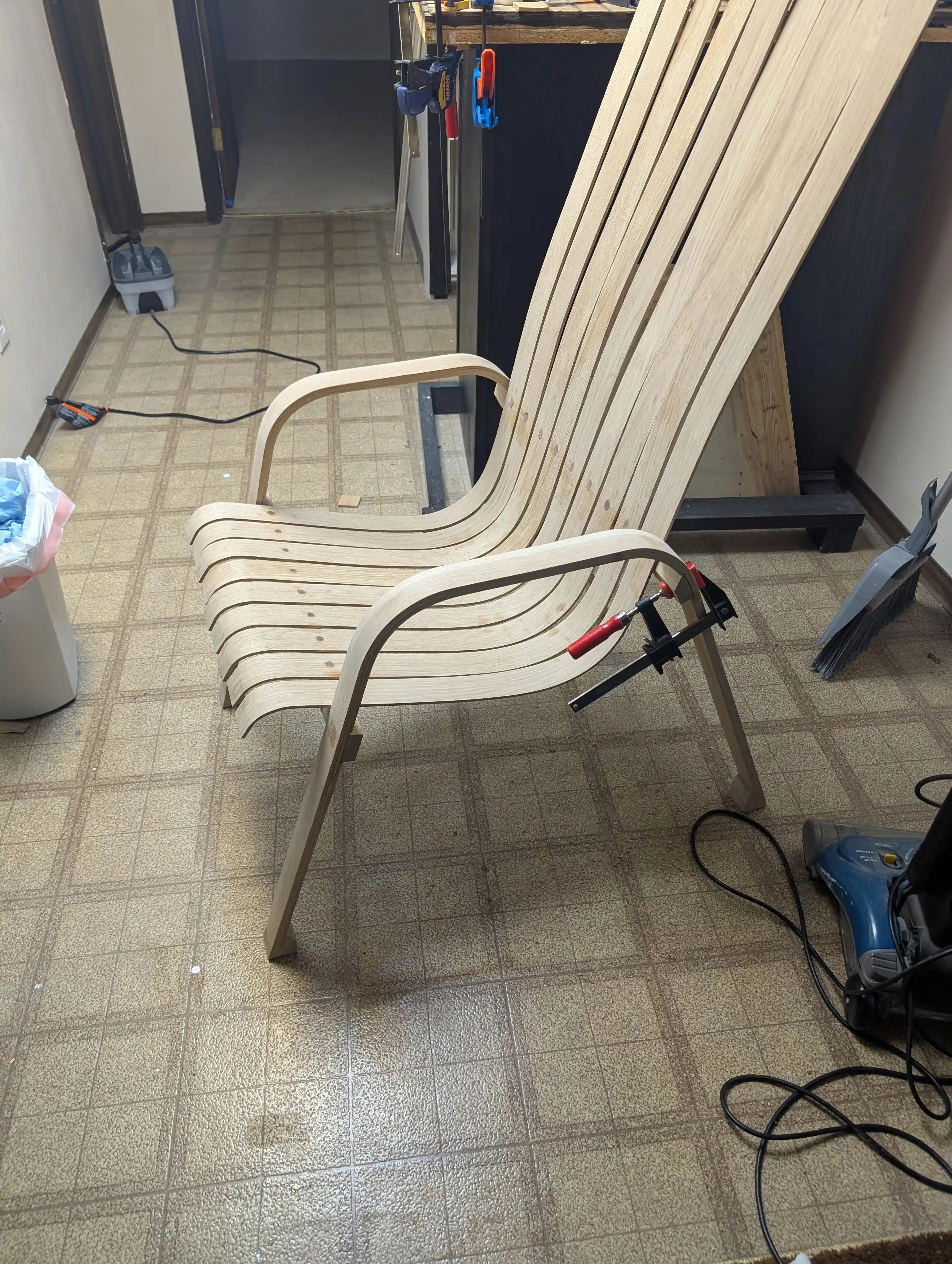 Buhar Bükme Sandalye Ayaklarında Esneme Sorunu ve Dayanıklılık Artırma Yöntemleri