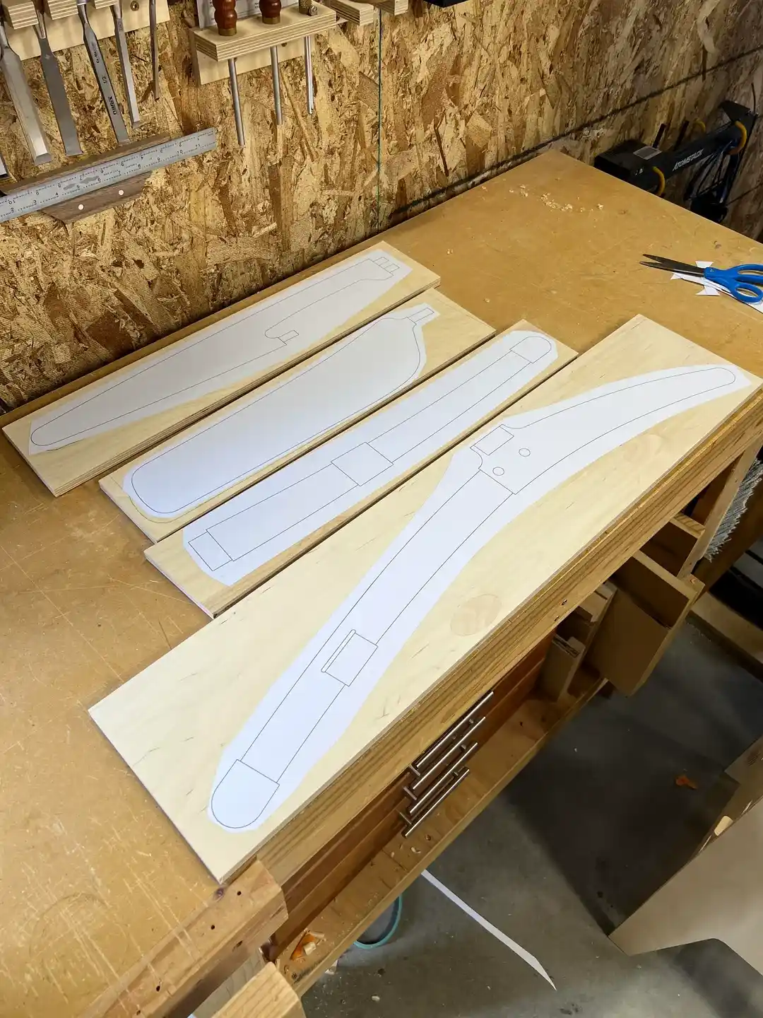 CH25 Easy Chair Yapımında Ahşap İşçiliği ve Tasarım Detayları