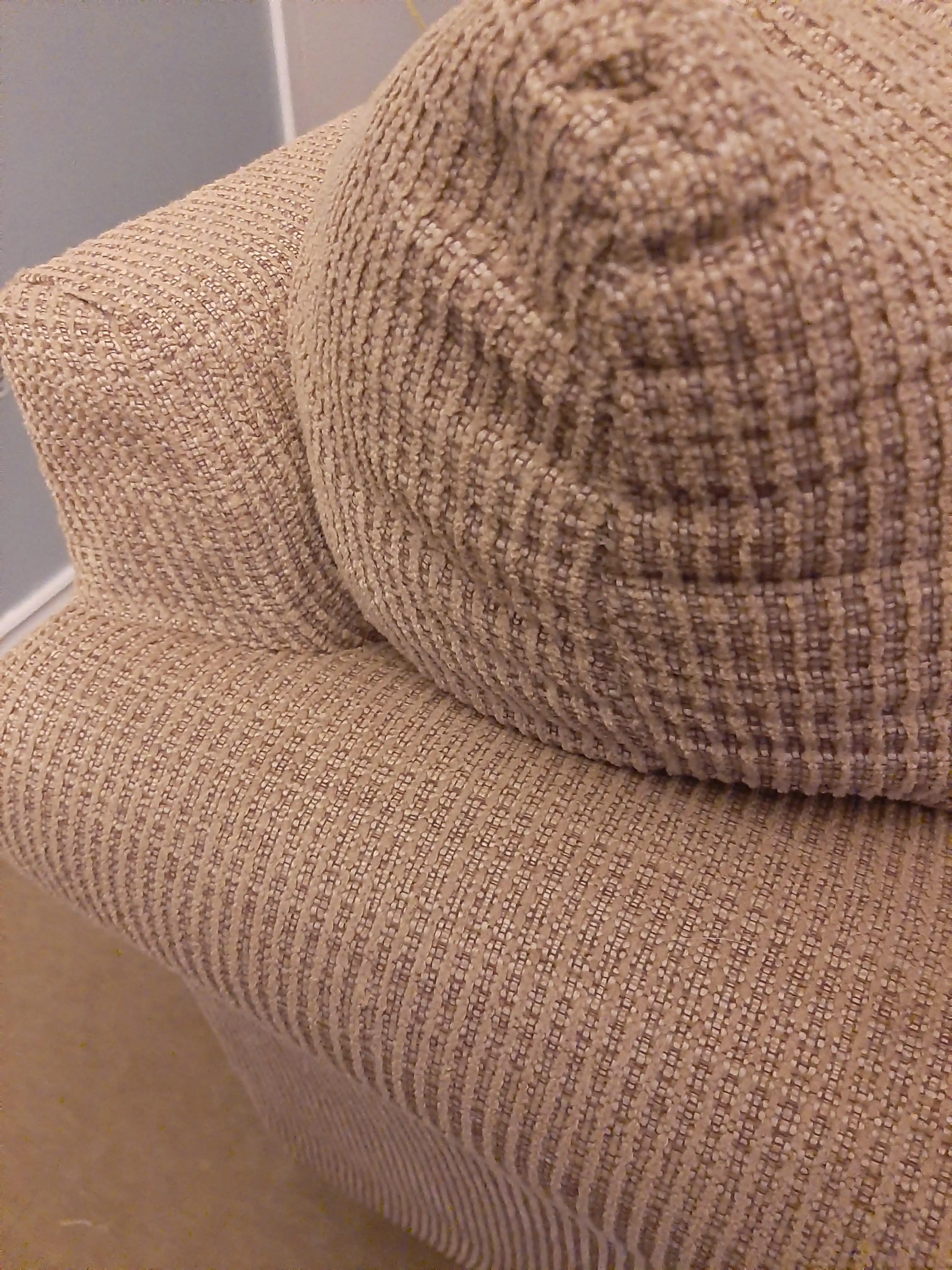 Chenille ve Tweed Kanepe Kumaşlarının Özellikleri ve Modern Dekorasyonla Uyumu