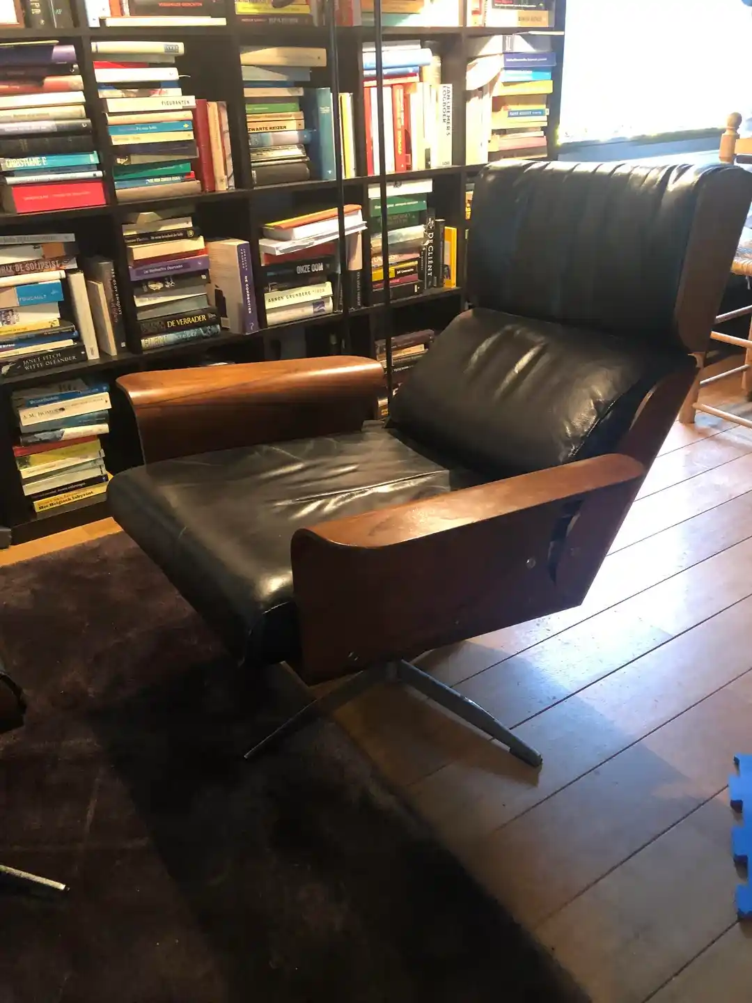 Eames Lounge Chair Tasarımının Tarihi ve Benzer Modellerin Özellikleri