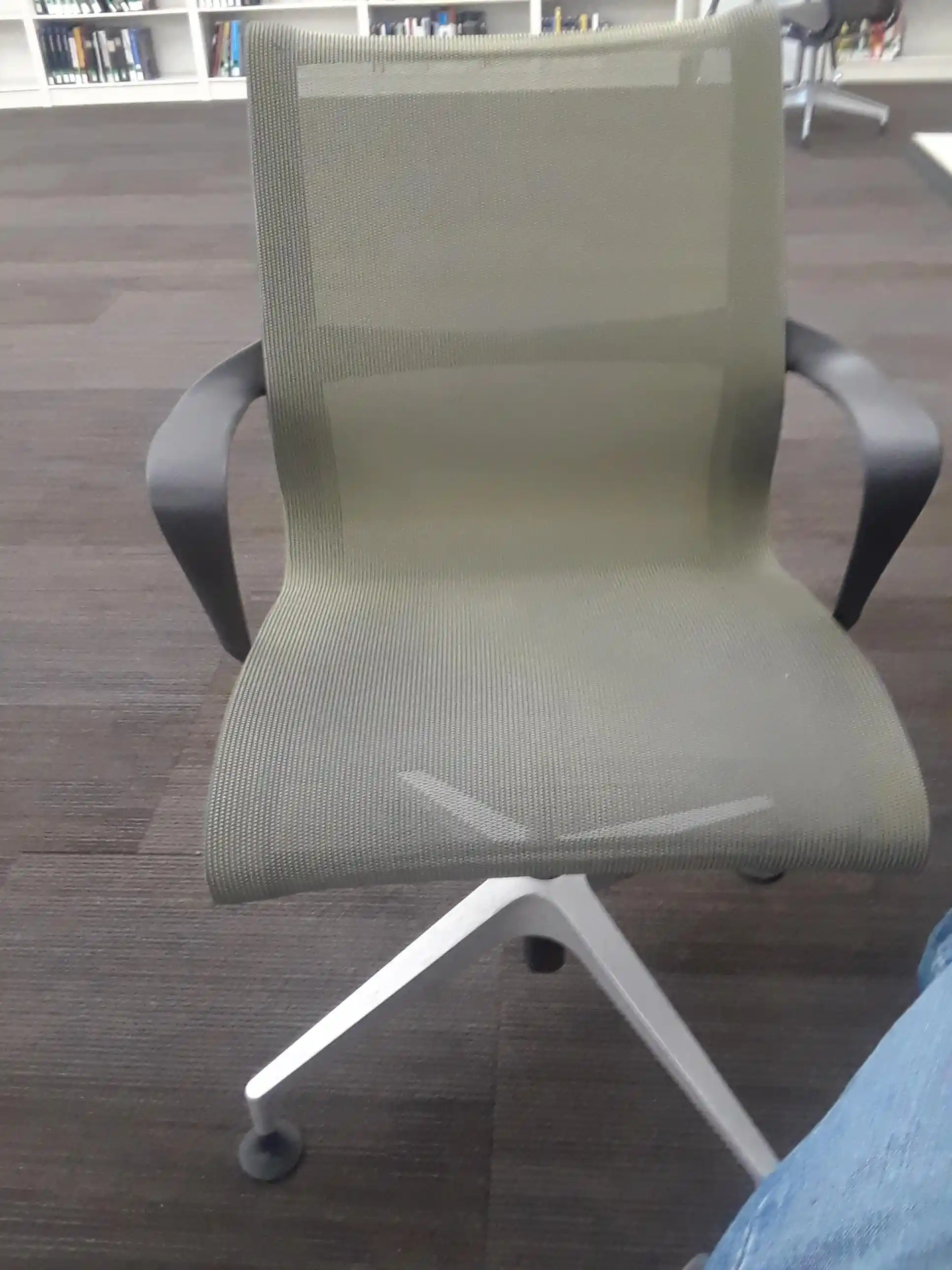 Herman Miller Setu Sandalyesi: Orijinallik, Taklitler ve Doğru Seçim Kriterleri