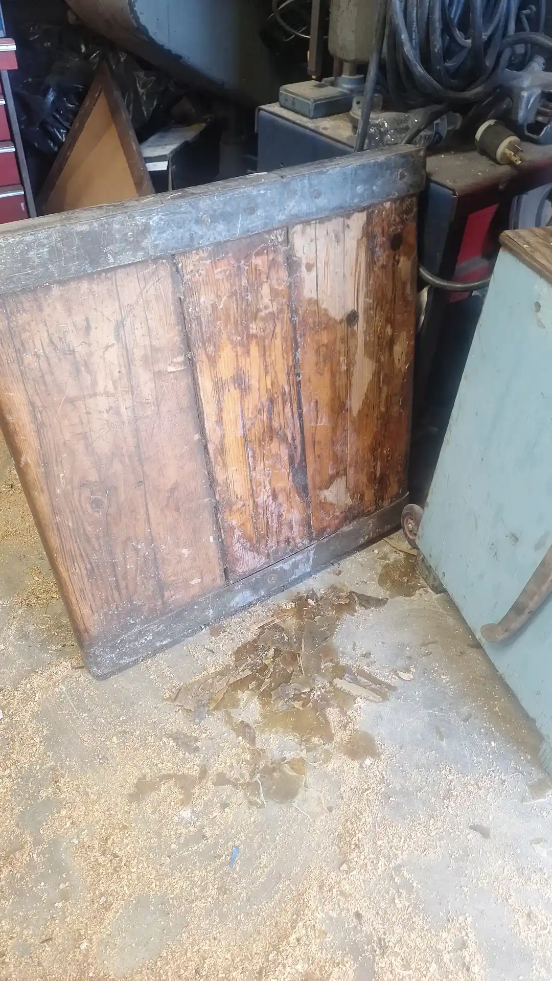 Liberty Gemisi Hatch Kapaklarının Mobilya Restorasyonunda Kullanımı ve Korunması