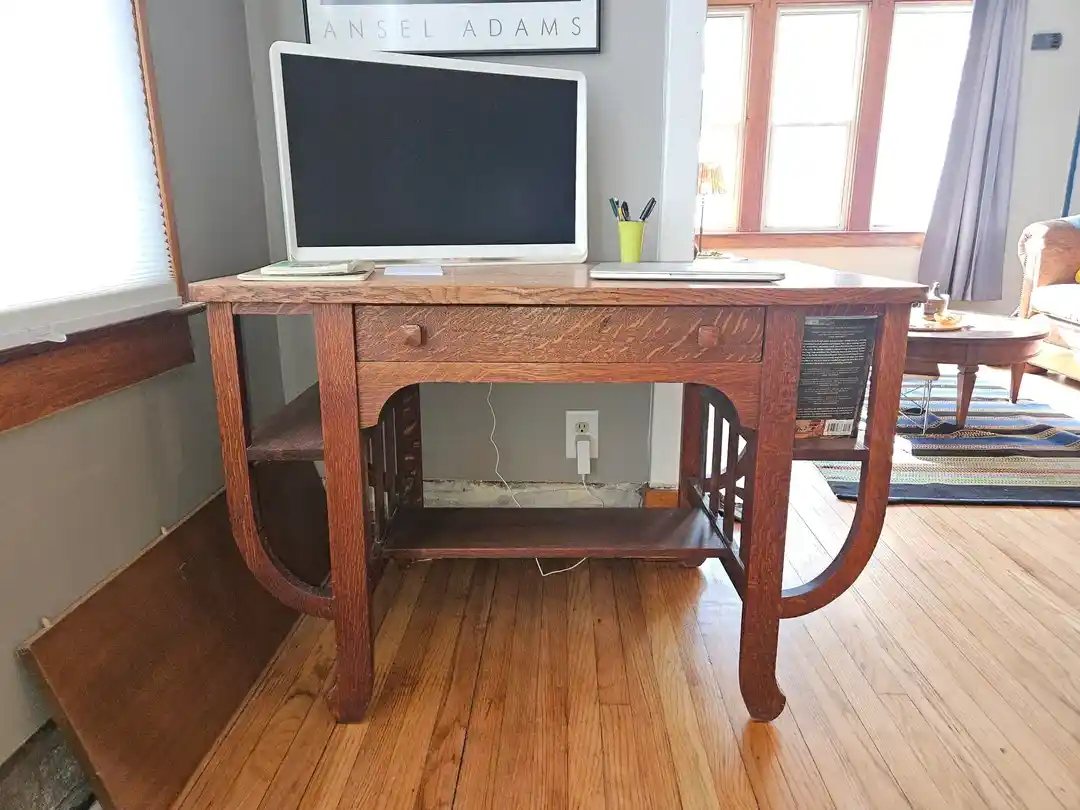 Meşe Masalarda Küf Temizliği ve Bakımı: Doğru Yöntemler ve Koruma Önerileri