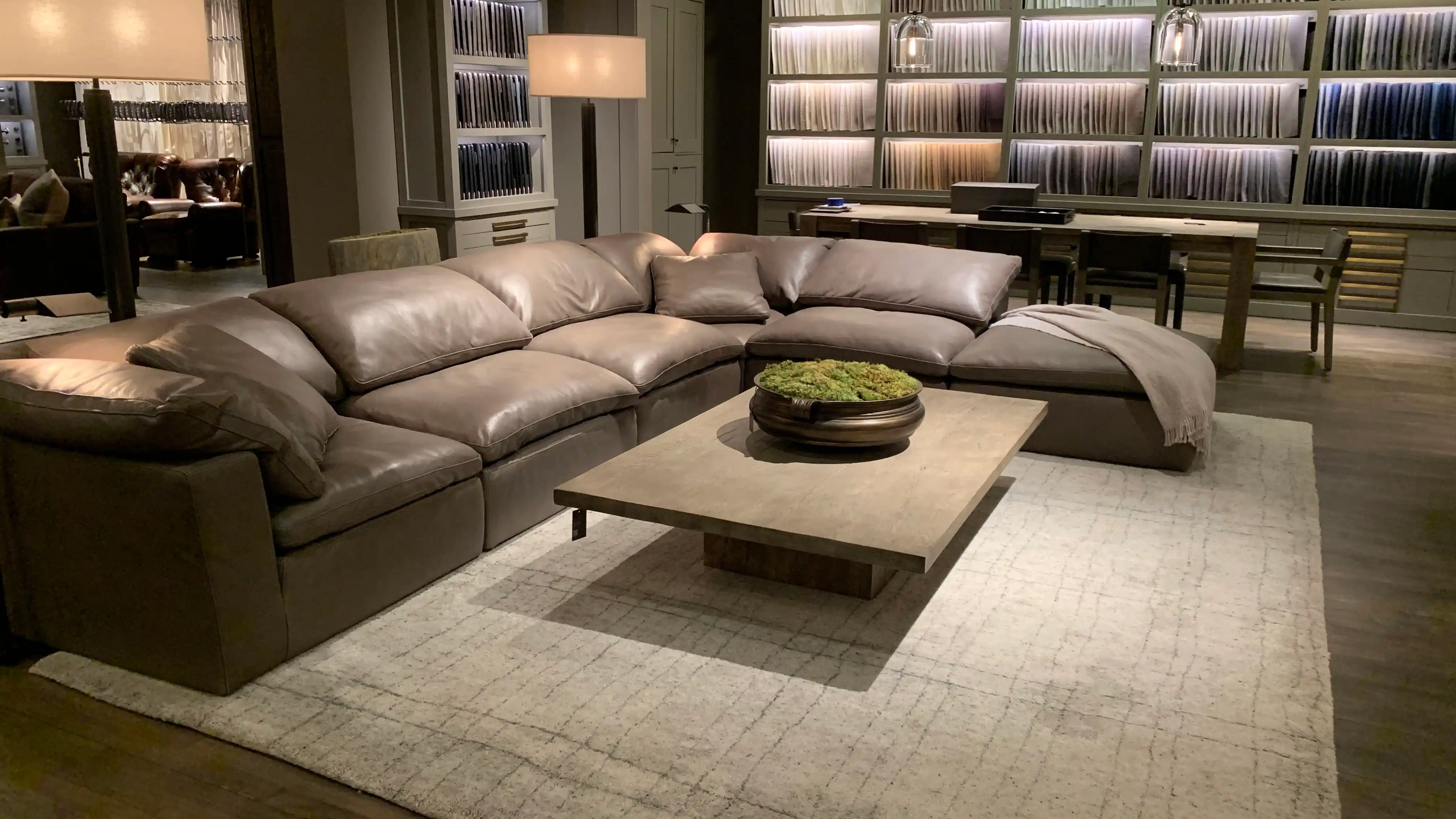 Restoration Hardware Cloud Kanepe ve Benzer Modeller ile Uyumlu Halı Seçenekleri