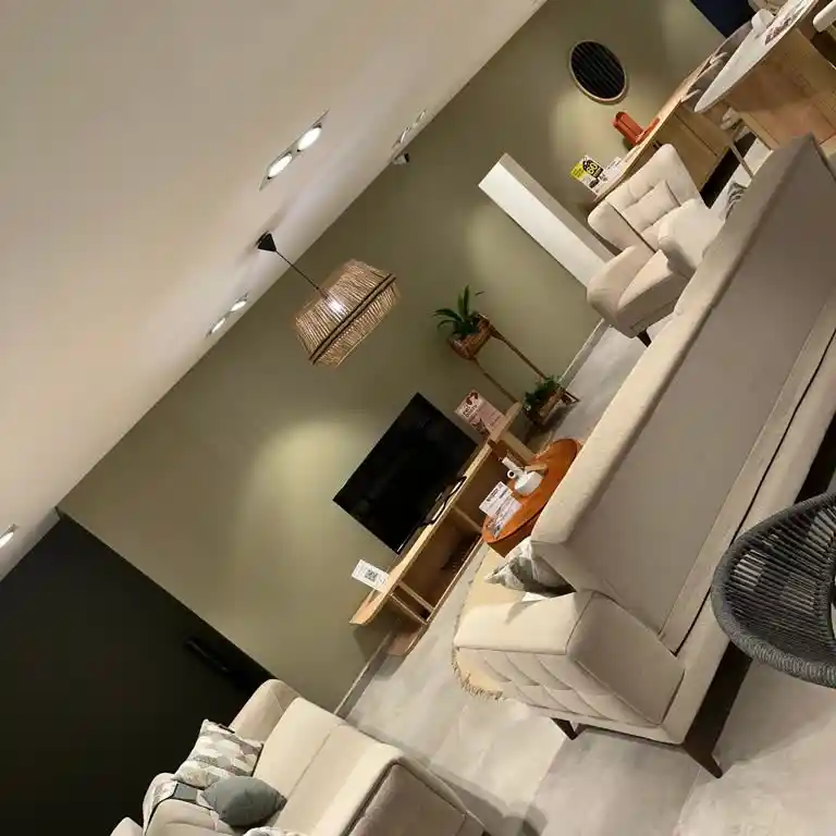 West Elm ve Blu Dot Mobilya Deneyimlerinin Müşteri Hizmetleri ve Teslimat Açısından Karşılaştırılması