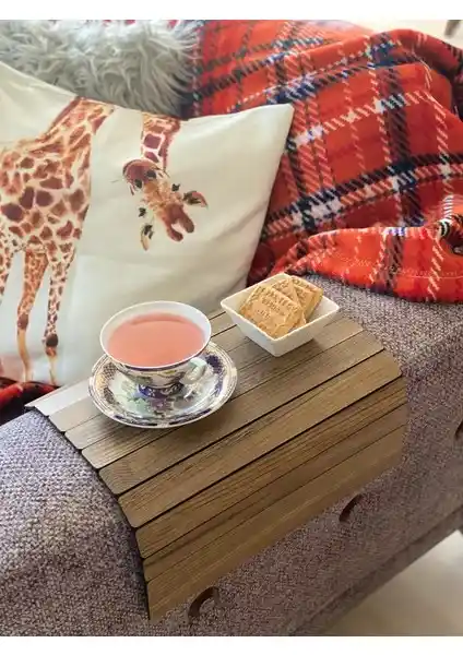 Koltuk Kenarı Ahşap Sehpa Seçenekleri: Yaman Hediyelik ve Yunusoğlu Home Karşılaştırması