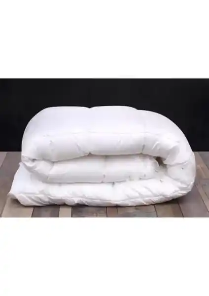 Özdilek Microsoft ve Pierre Cardin Yün Yorgan Karşılaştırması: Hangi Yorgan Sizin İçin Uygun