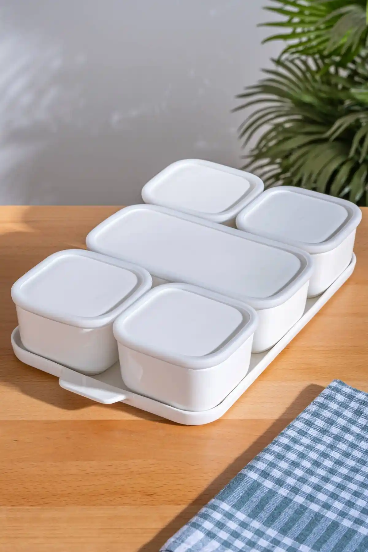 ACAR Pure White ve Pembelia Life Kahvaltılık Setleri Karşılaştırması