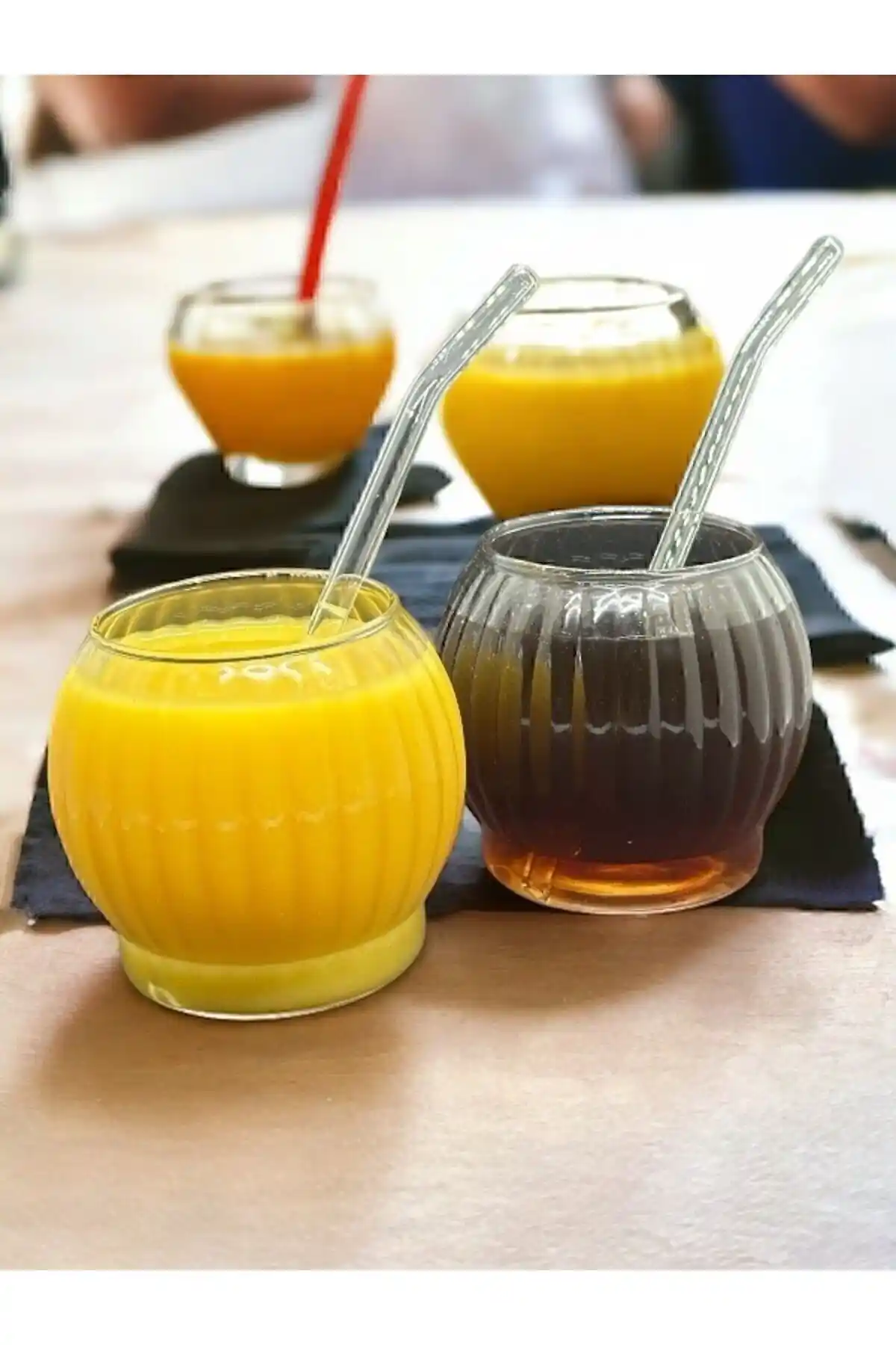 Ara Porselen 2 Adet Tombul Borosilikat Cam Bardak ve Pipet Seti Günlük Kullanım İçin