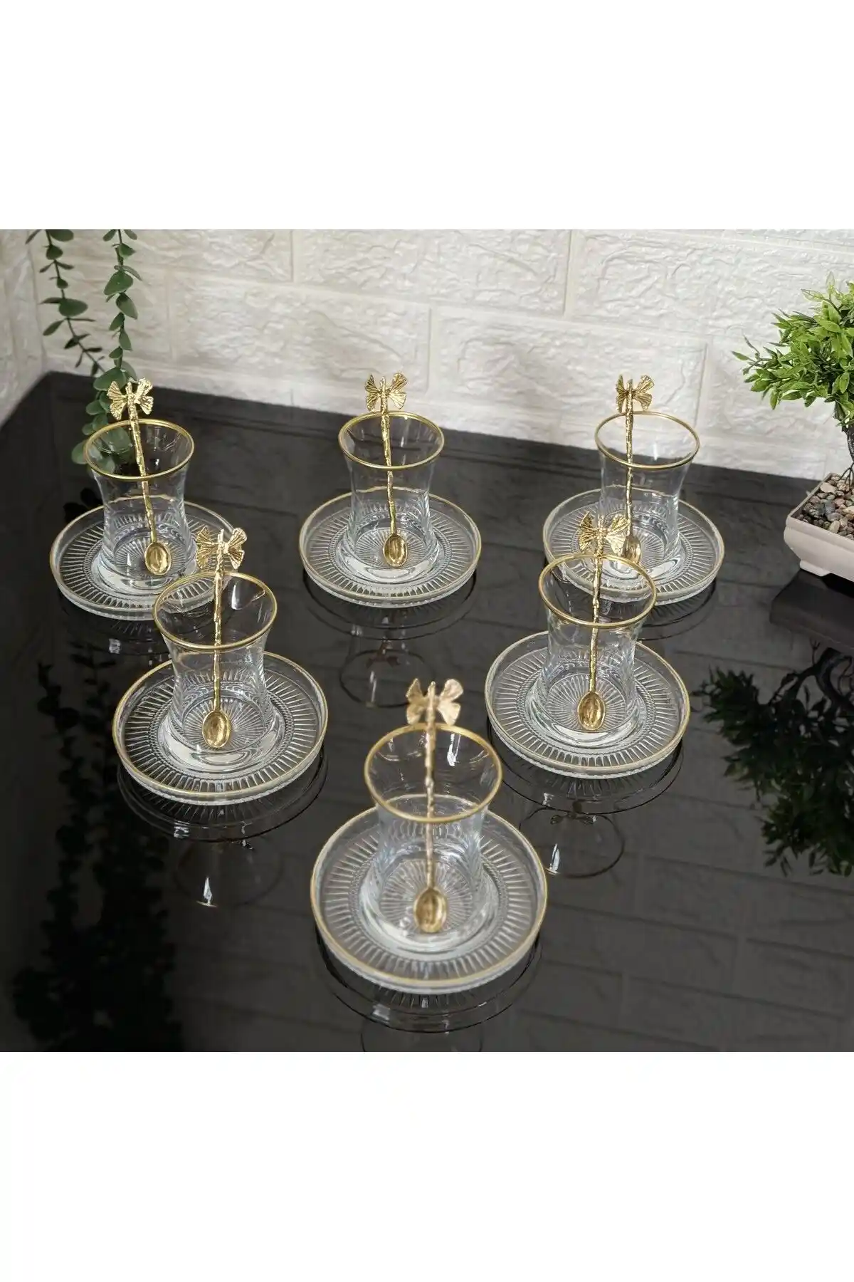 Atabey Home 18 Parça Çay Seti: Şık ve Fonksiyonel Tasarımıyla Sofralarınıza Zarif Dokunuş