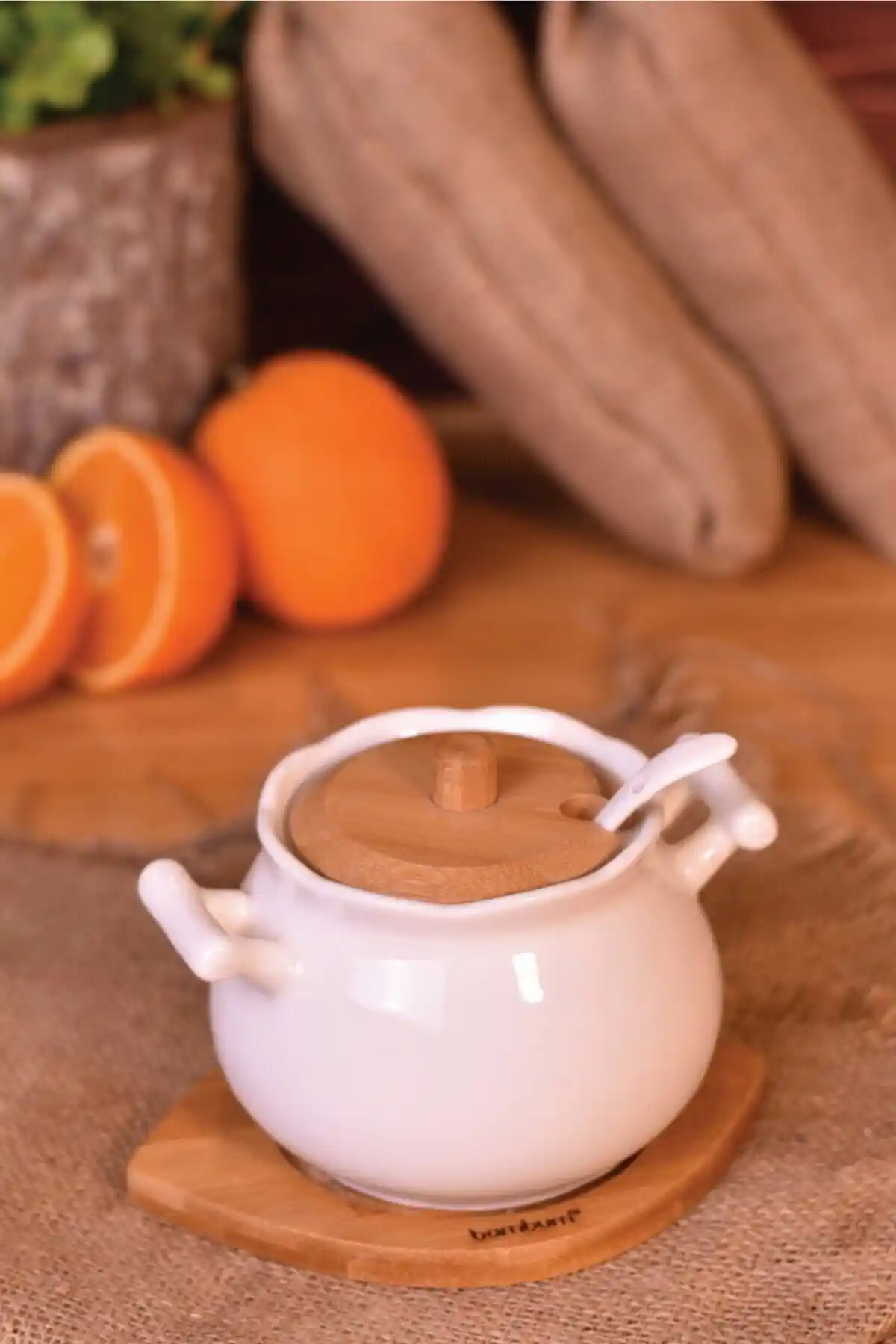 Bambum Carla Şekerlik: Doğal Malzeme ve Şık Tasarımıyla Masa Dekorasyonunu Zenginleştirir