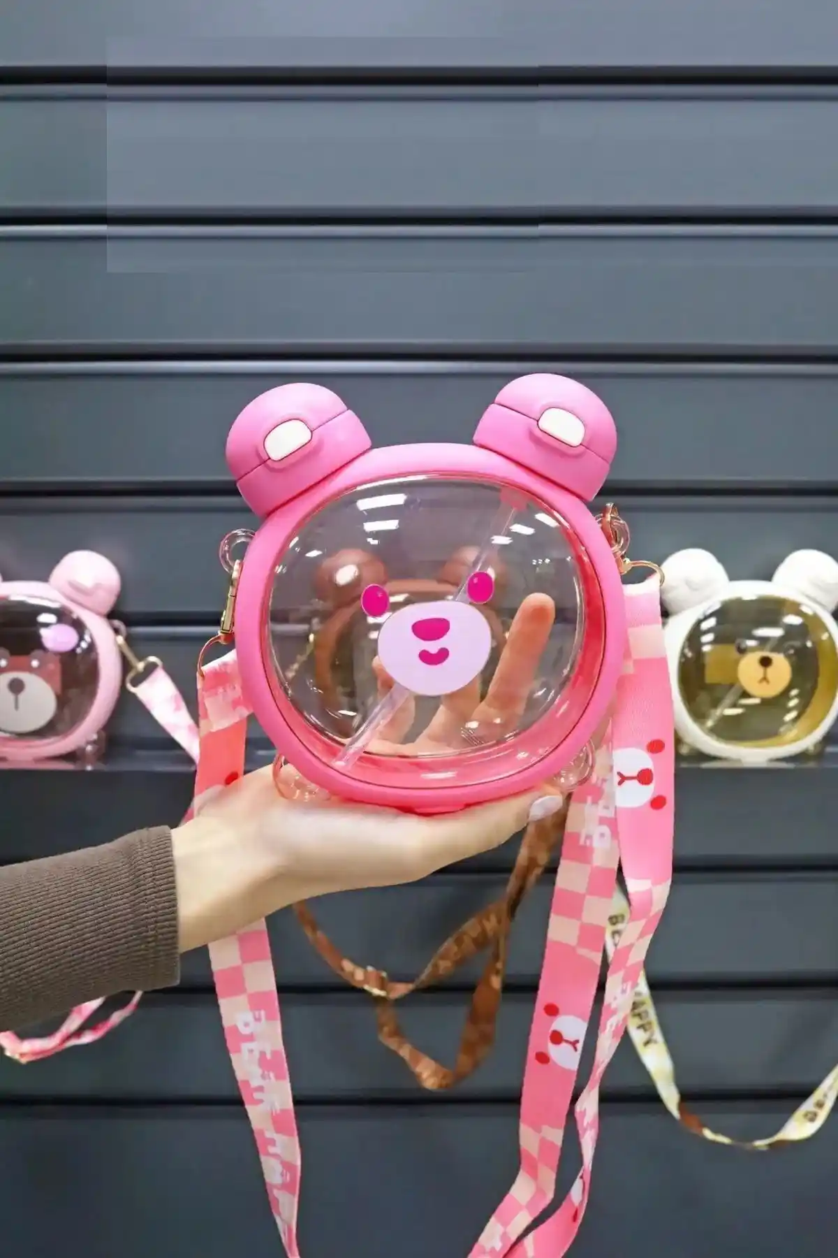 Çocuklar İçin Güvenli ve Kullanışlı Sevimli Ayıcıklı Su Matarası Karşılaştırması