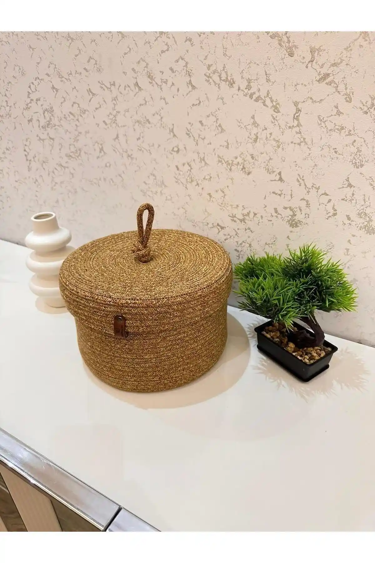 Çok Amaçlı Jüt Sepetleri: Doğal ve Dayanıklı Dekorasyon Çözümünüz