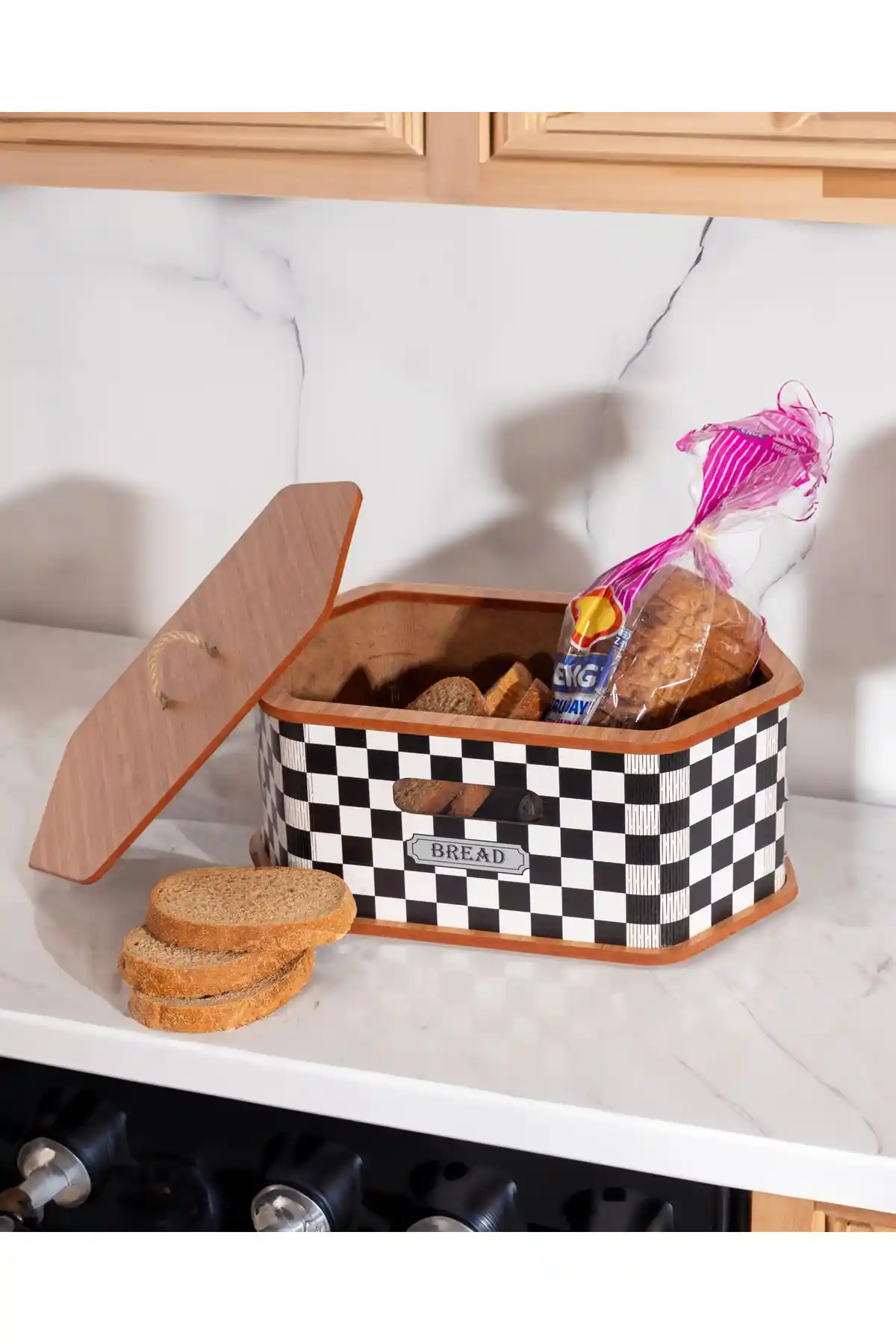 Ecolux Desenli ve Tugomer Kapaklı Ahşap Ekmeklik Karşılaştırması