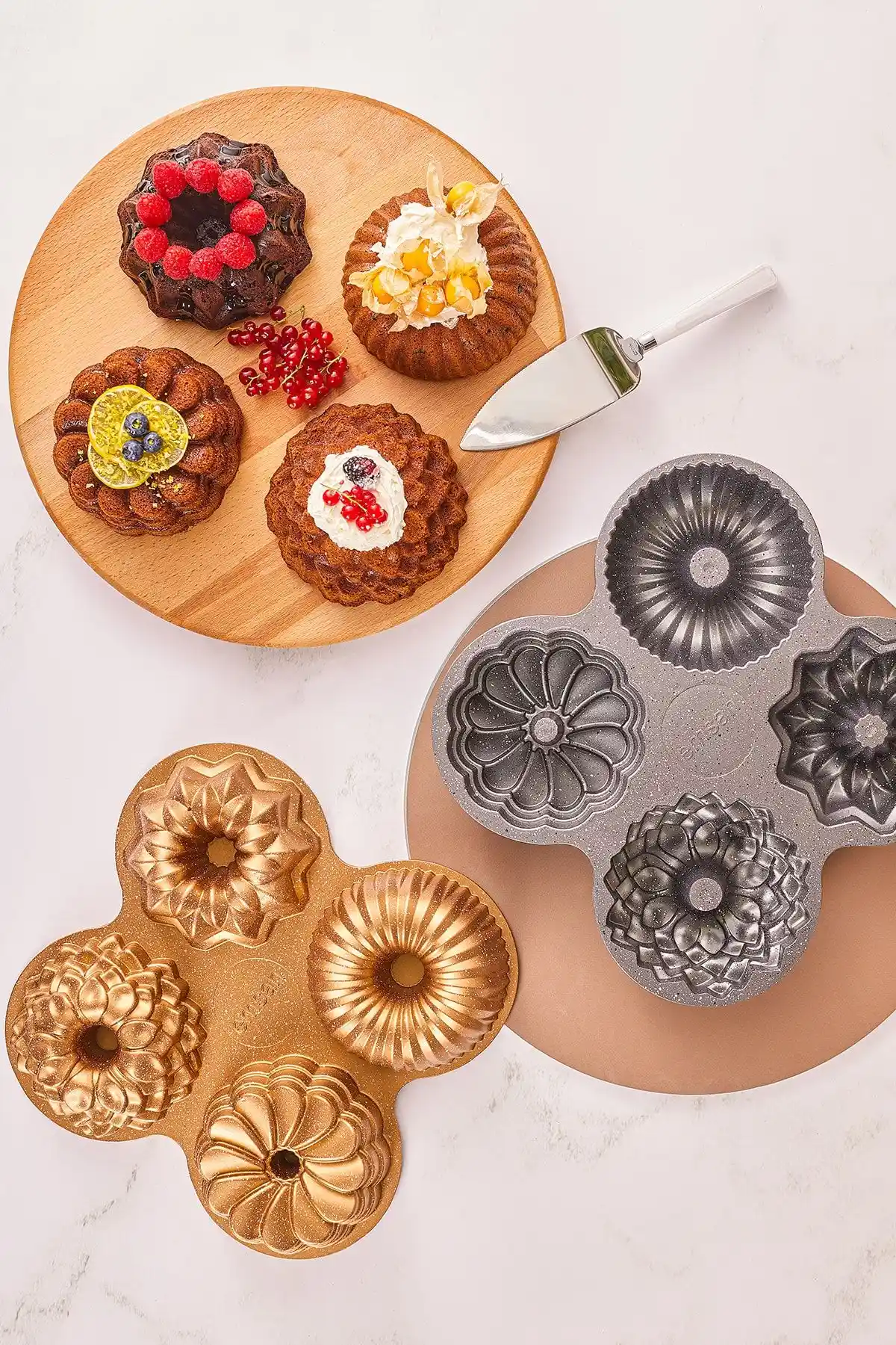 Emsan Griss Four In One ve Hardstone Kek Kalıpları Karşılaştırması